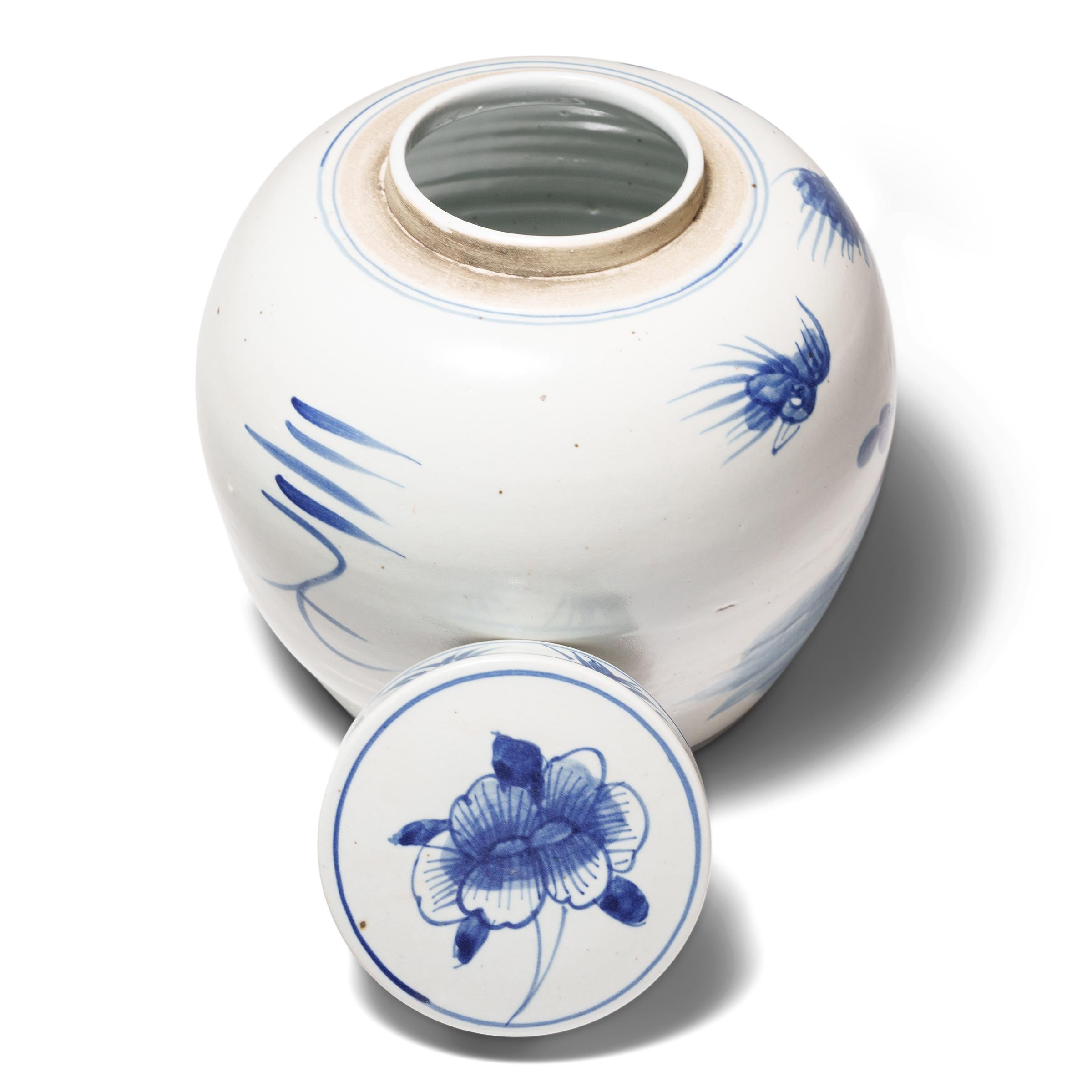 Esportazione cinese Vaso cinese blu e bianco con uccelli e fiori in vendita