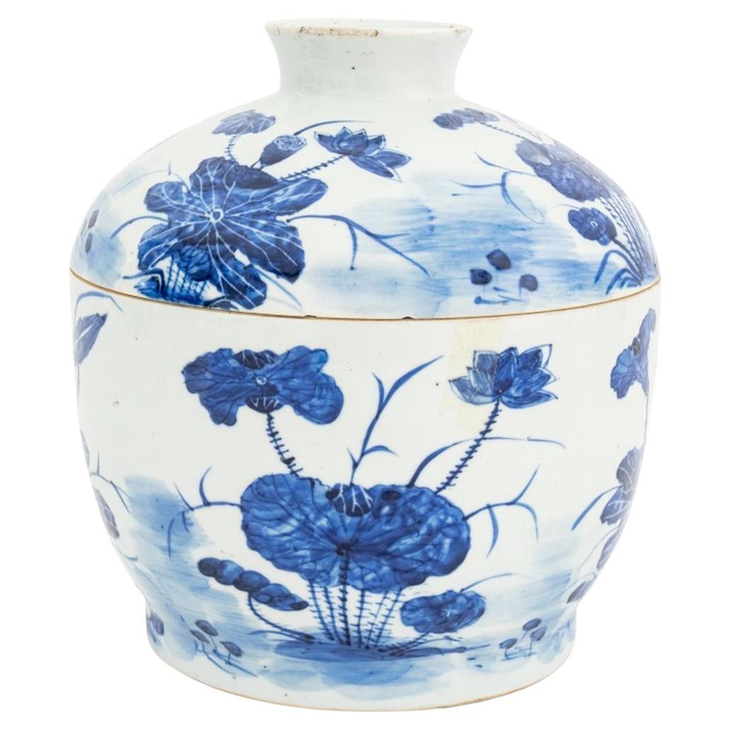 Chinese Blue & White Porcelain Covered Jar For Sale