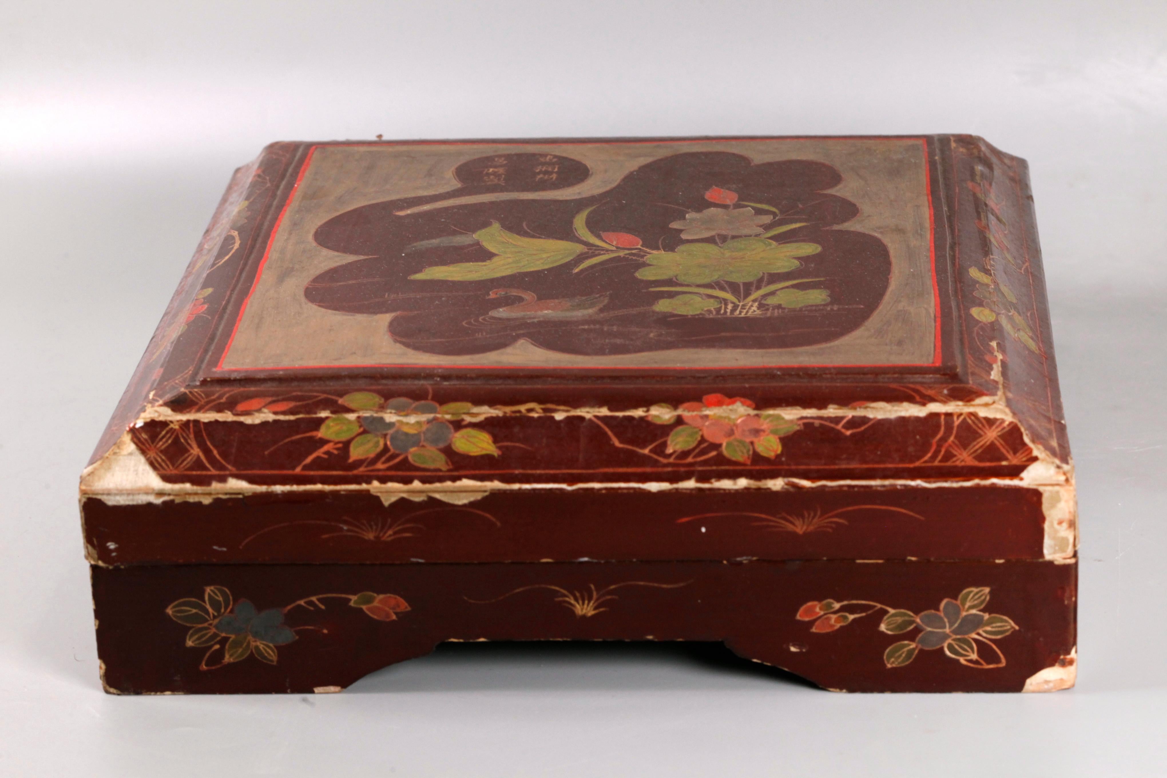 18th Century Chinese blue & white porcelain meat trays in lacquer box For Sale