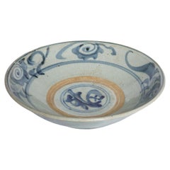 Chinesischer blau-weißer Porzellanteller mit handgemalten Strichen, Qing Dynasty 