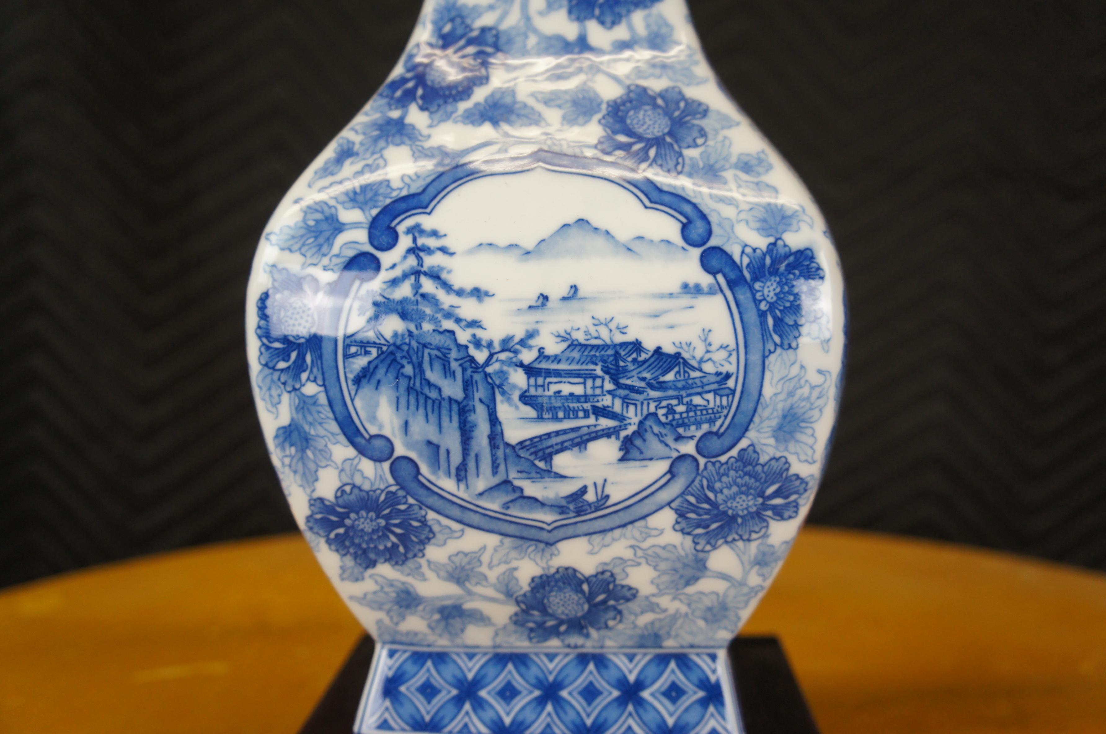 Chinese Blue & White Porcelain Urn Chrysanthemums Pagoda Landscape Table Lamps For Sale 1