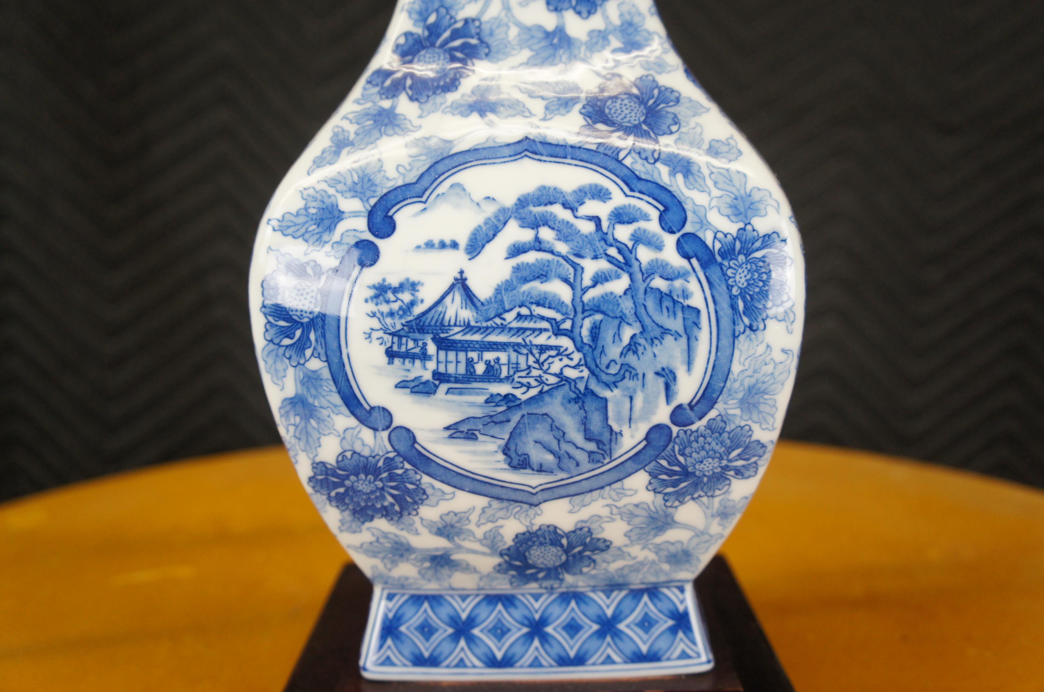 Chinese Blue & White Porcelain Urn Chrysanthemums Pagoda Landscape Table Lamps For Sale 2