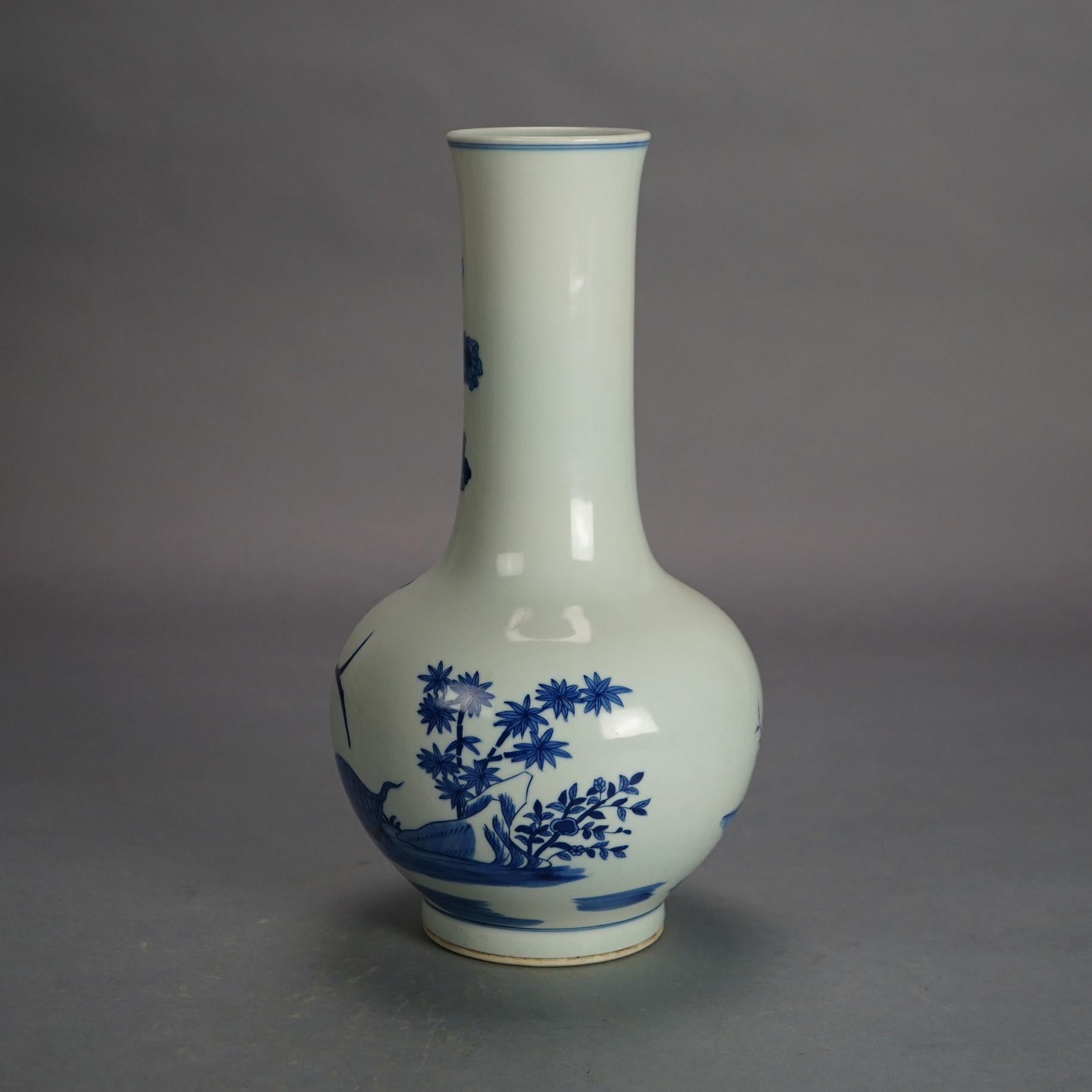 Chinesische blau-weiße Keramikflaschenvase mit Gartenszene und Hirsch, 20. Jahrhundert (Töpferwaren) im Angebot