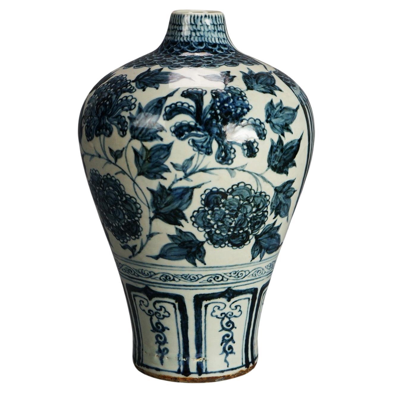 Chinese Blue and White Pottery Vase with Allover Floral Pattern 20thC ...