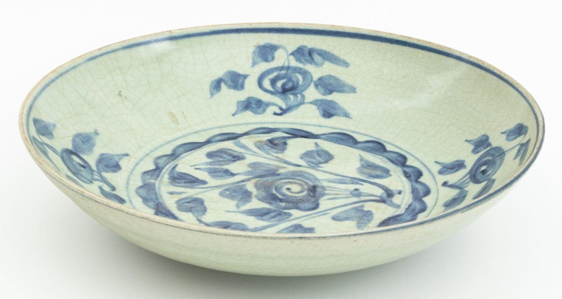 Smaltato Chinese Blue & White Swatow Ware Bowl, 17th C. in vendita