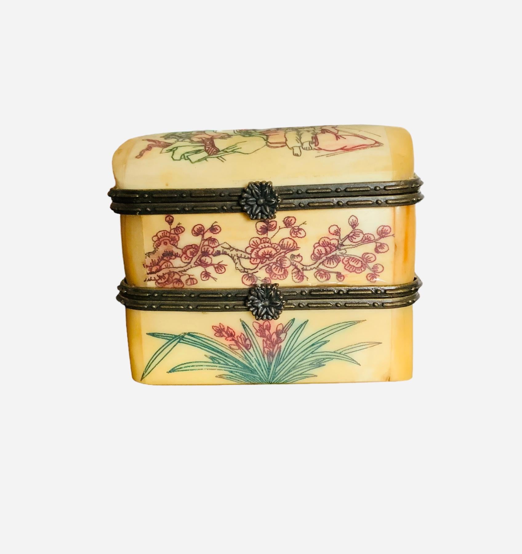 Chinese Export Chinese Bone Double Deck Trinket Box