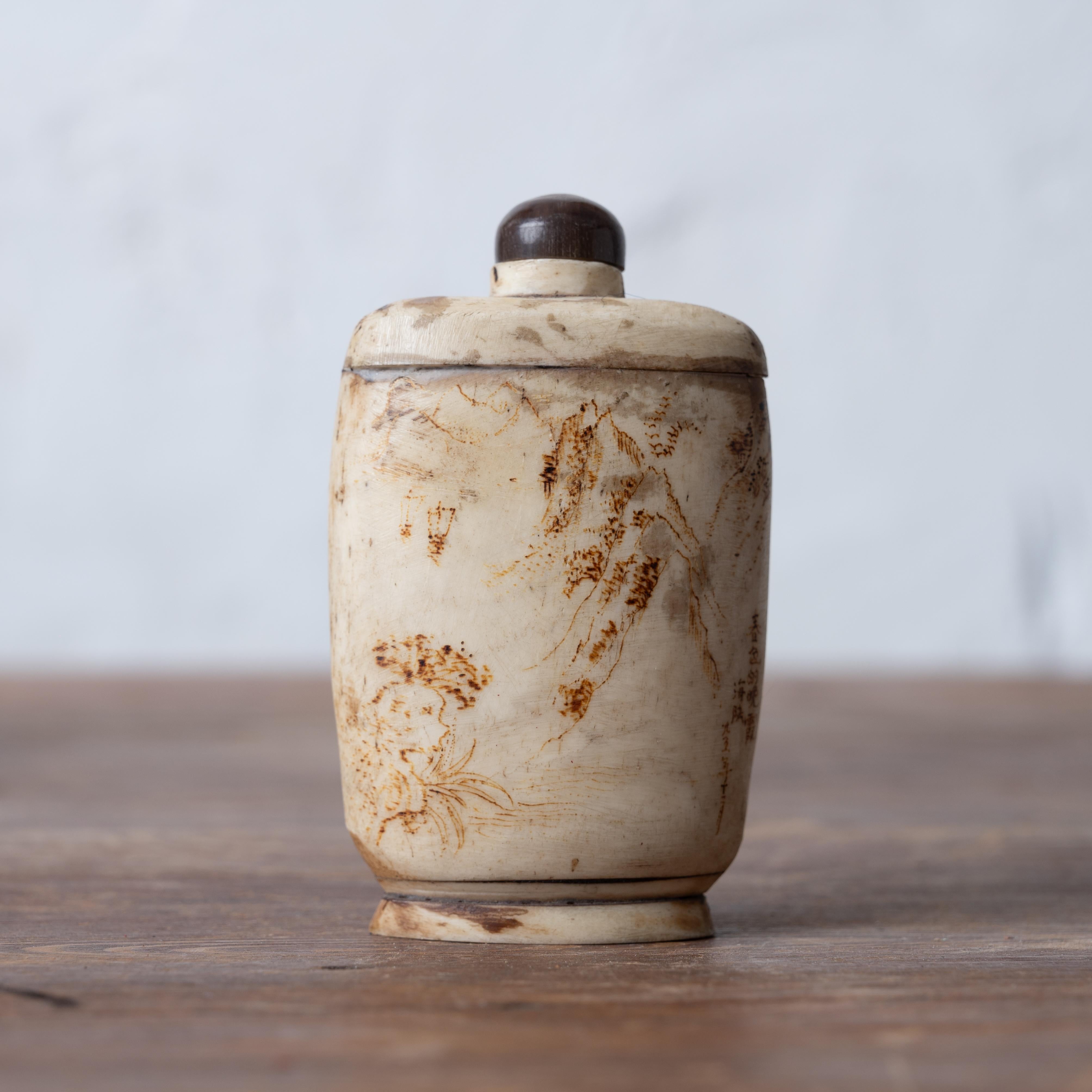 Bouteille à priser chinoise en os Bon état - En vente à Savannah, GA