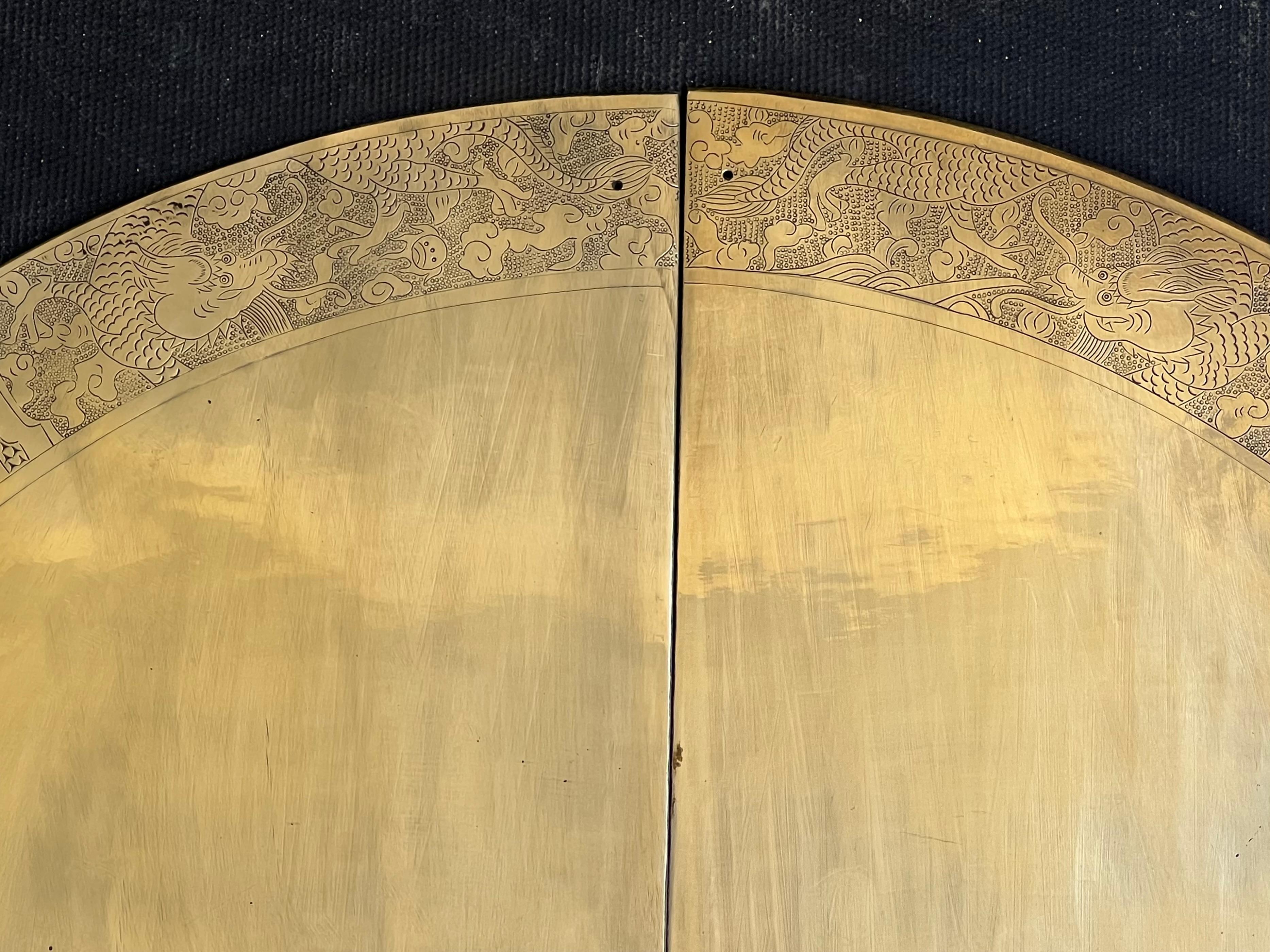 Chinese Brass Round Back Plate für Double Entry Doors (Ostasiatisch) im Angebot