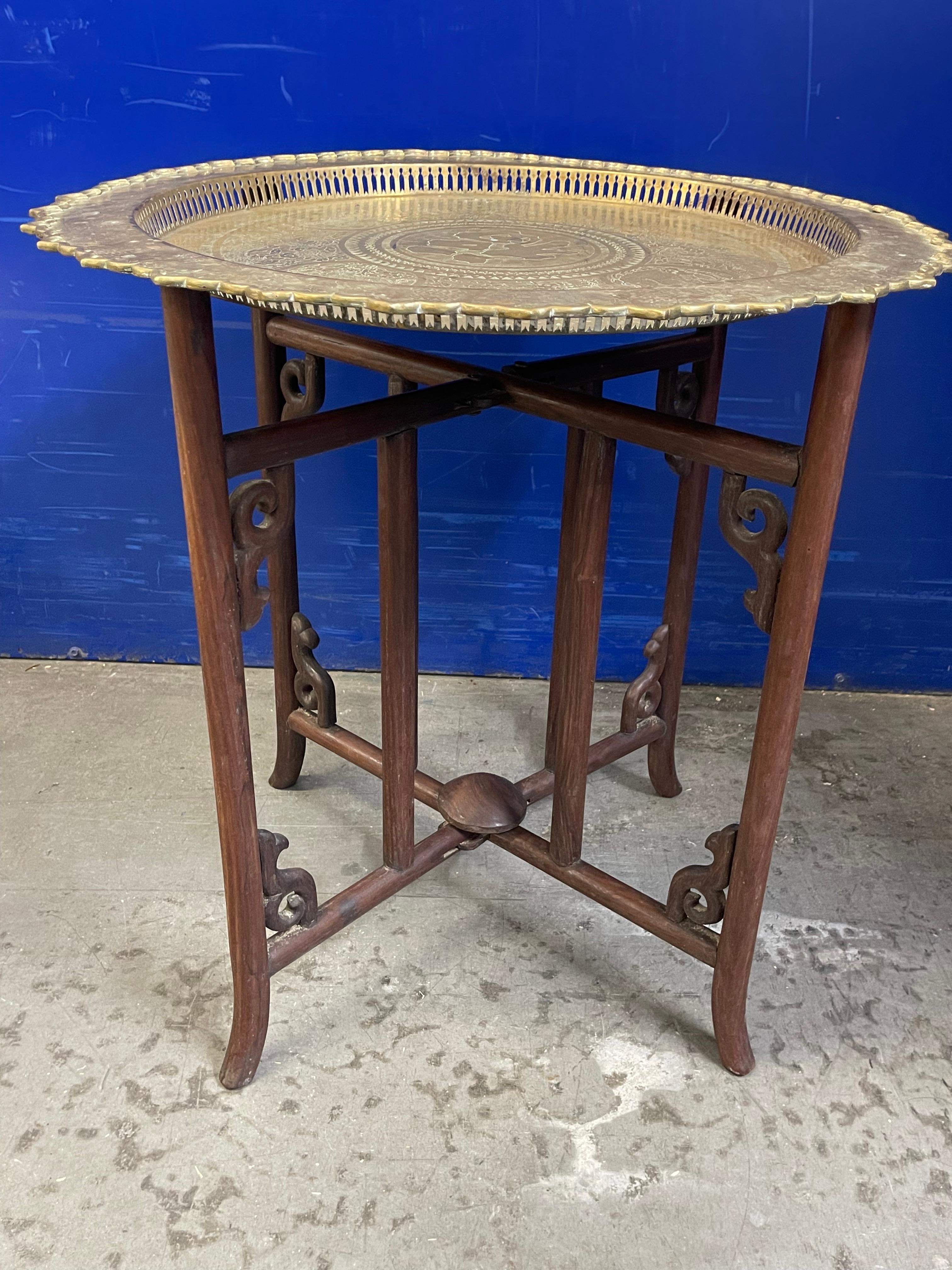 Tavolo cinese a vassoio in ottone 1900c In condizioni buone in vendita a Southall, GB