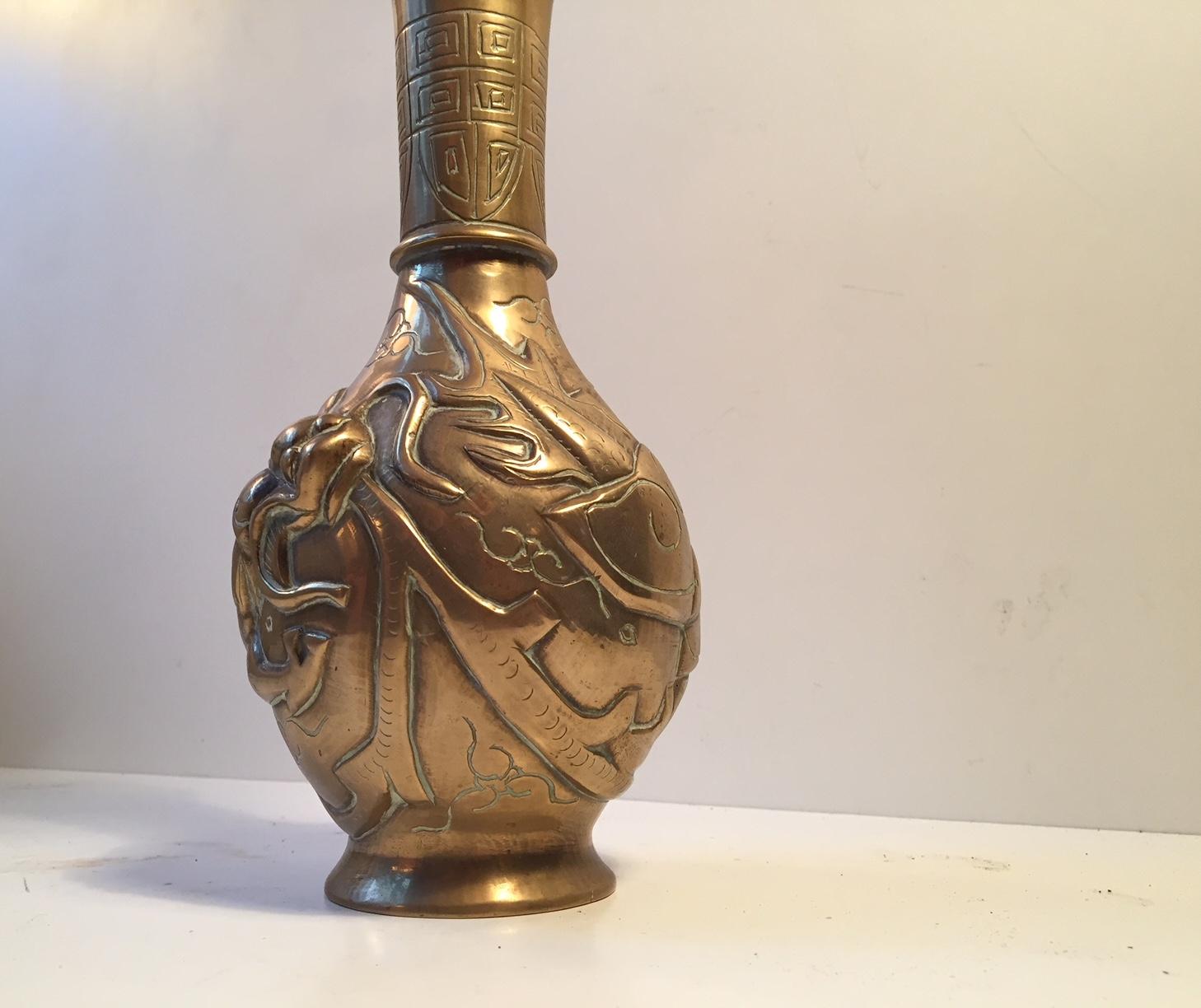 Chinese Brass Vase with Dragon Relief, 20th Century, Signed In Good Condition For Sale In Esbjerg, DK