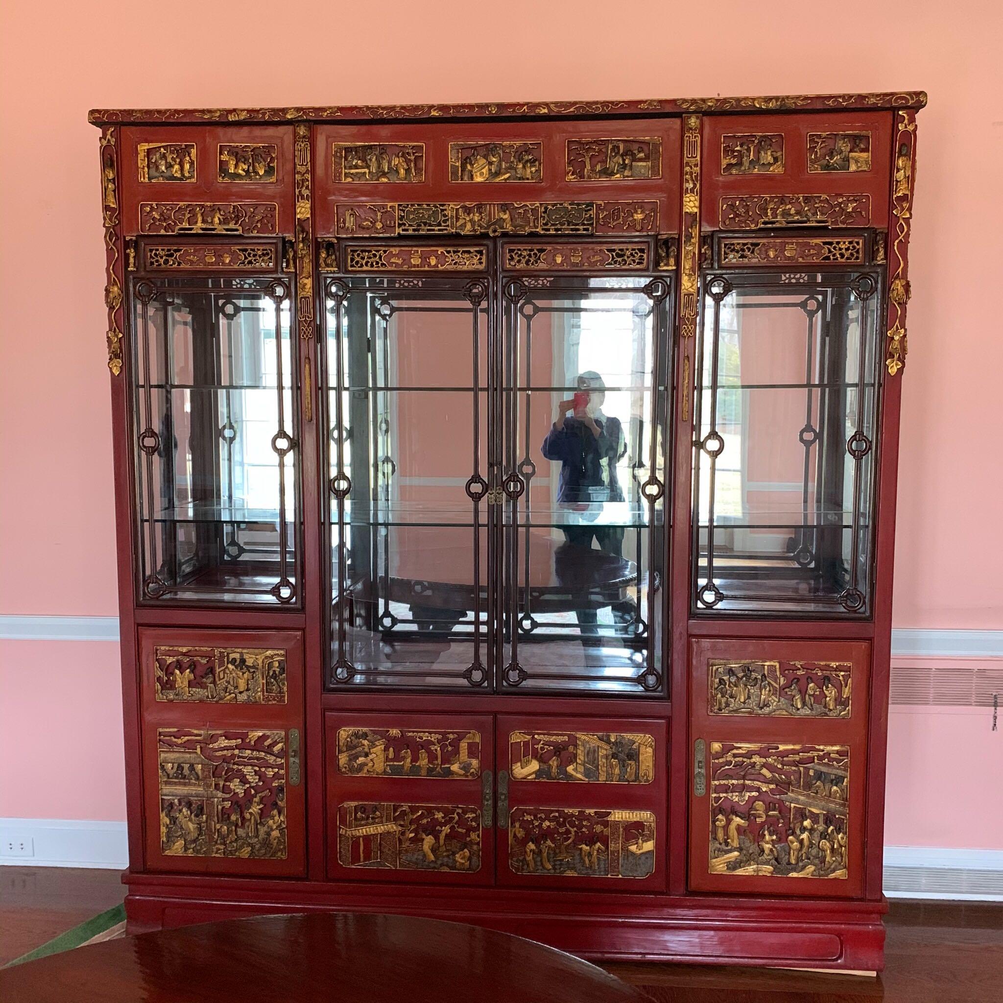 Chinese Export Chinese Breakfront in Carved and Lacquered Wood with Mirrored Back