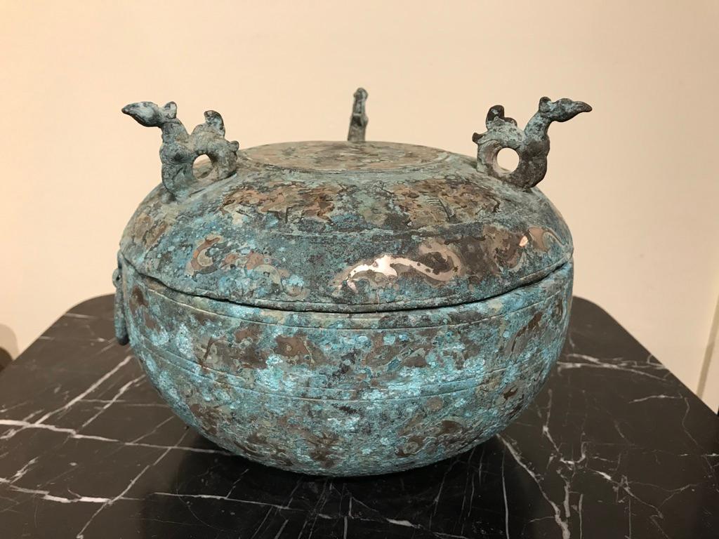 Chinese Bronze Archaistic Lidded Vessel with Silver Inlay and Bird Handles In Good Condition In Stamford, CT