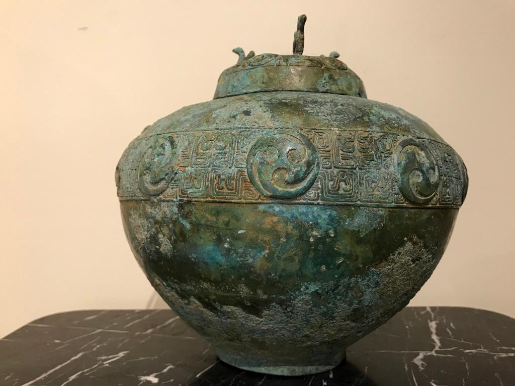 Chinese Bronze Archaistic Lidded Vessel with Verdigris Patina In Good Condition In Stamford, CT