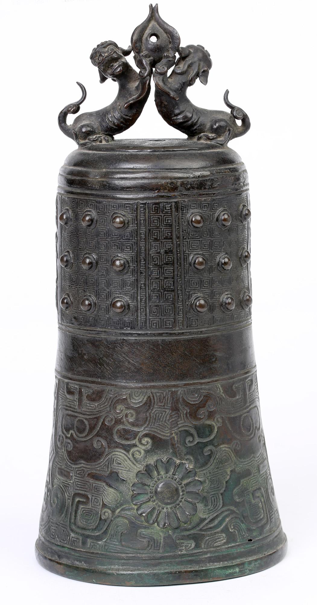 Chinesischer Glockenförmiger Censer aus Bronze, montiert mit buddhistischen Löwen  im Angebot 5