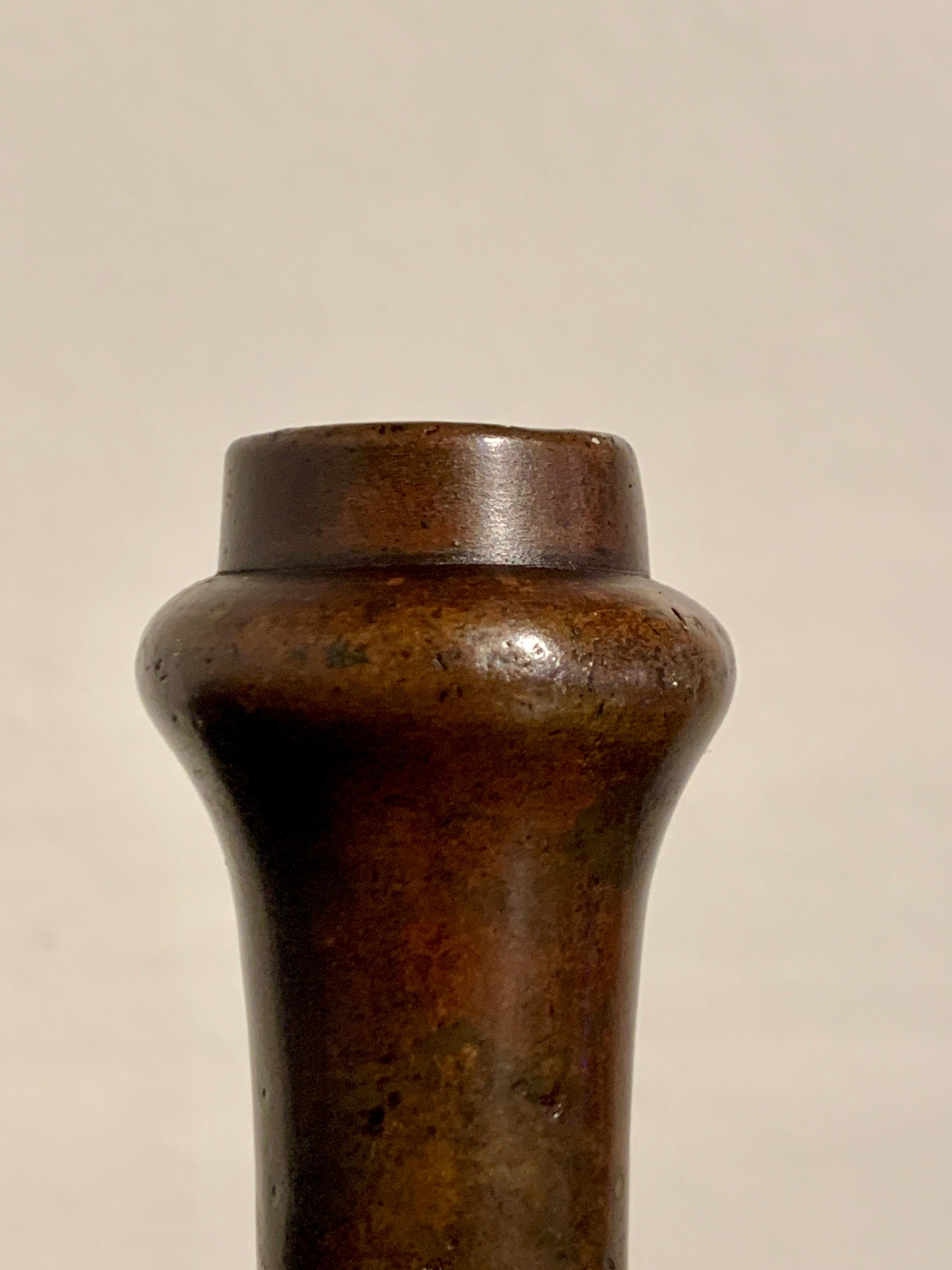 Chinese Bronze Chilong Garlic Head Scholar's Vase, Qing Dynasty, 17th C, China For Sale 1