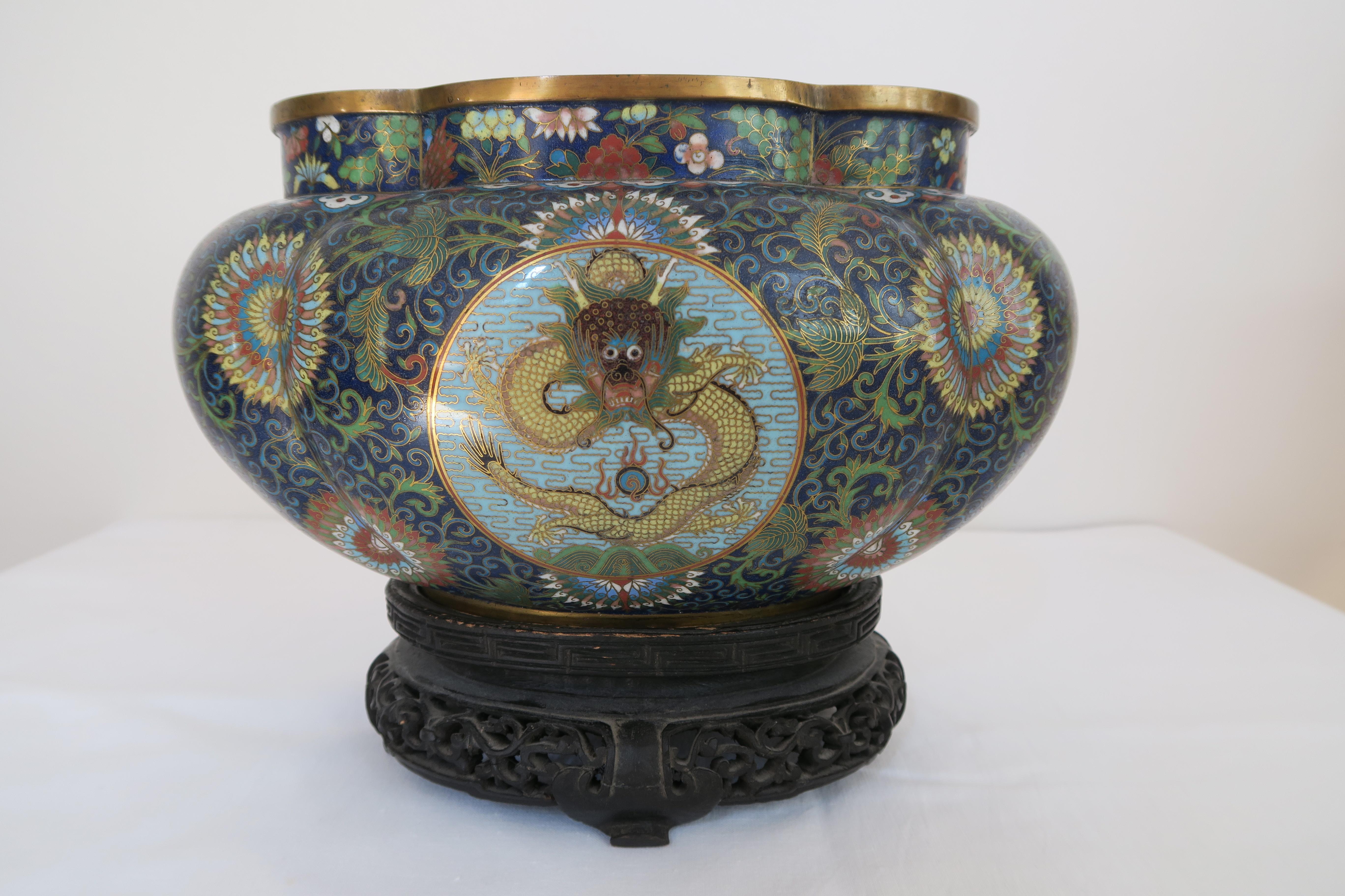 Chinese Bronze-Enamel Cloisonné Jardinere, Qing Dynasty, Jiaqing-Period For Sale 3