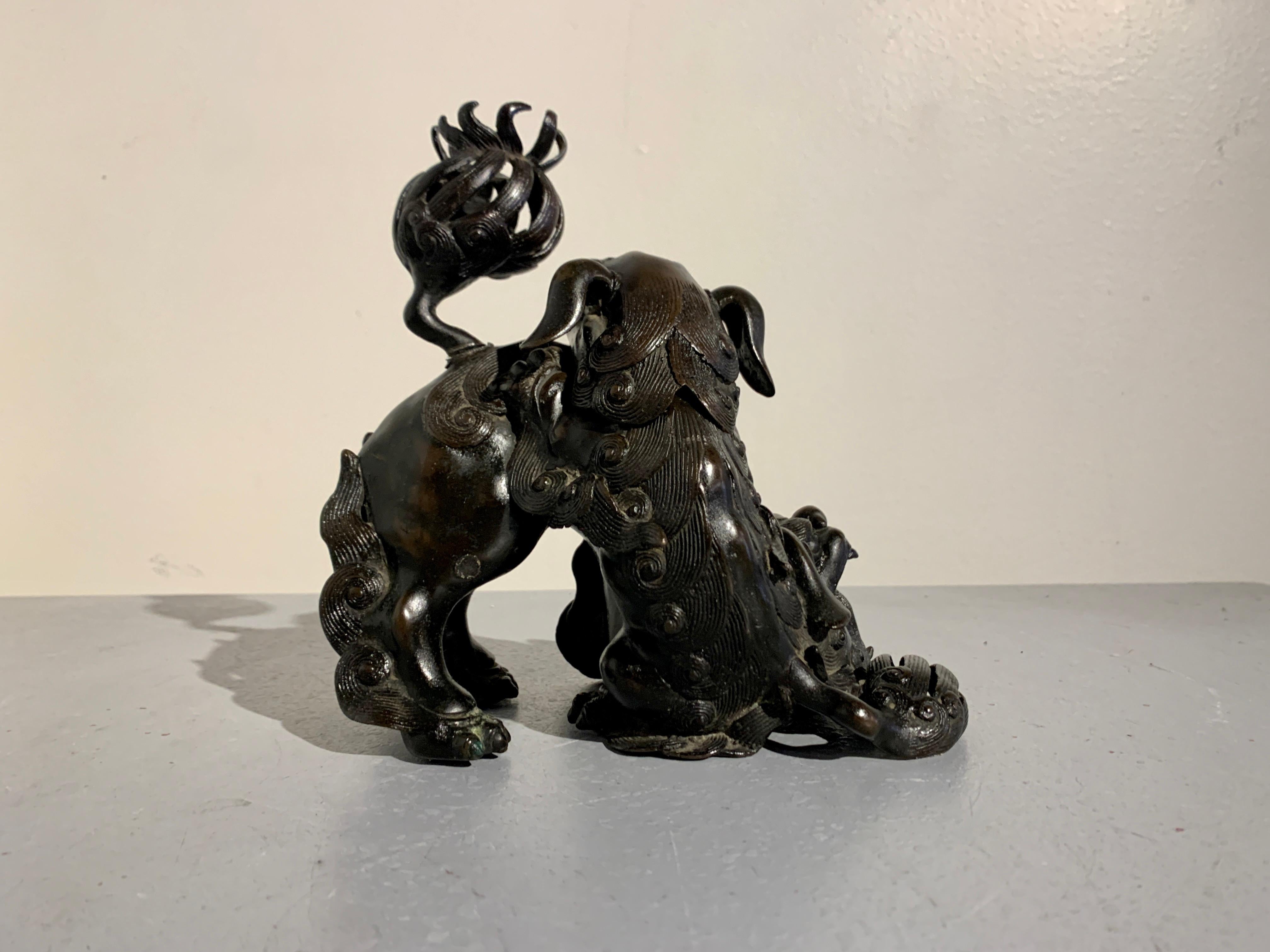 Chinese Bronze Fighting Foo Lions Censer, Qing Dynasty, Late 19th Century, China In Good Condition For Sale In Austin, TX