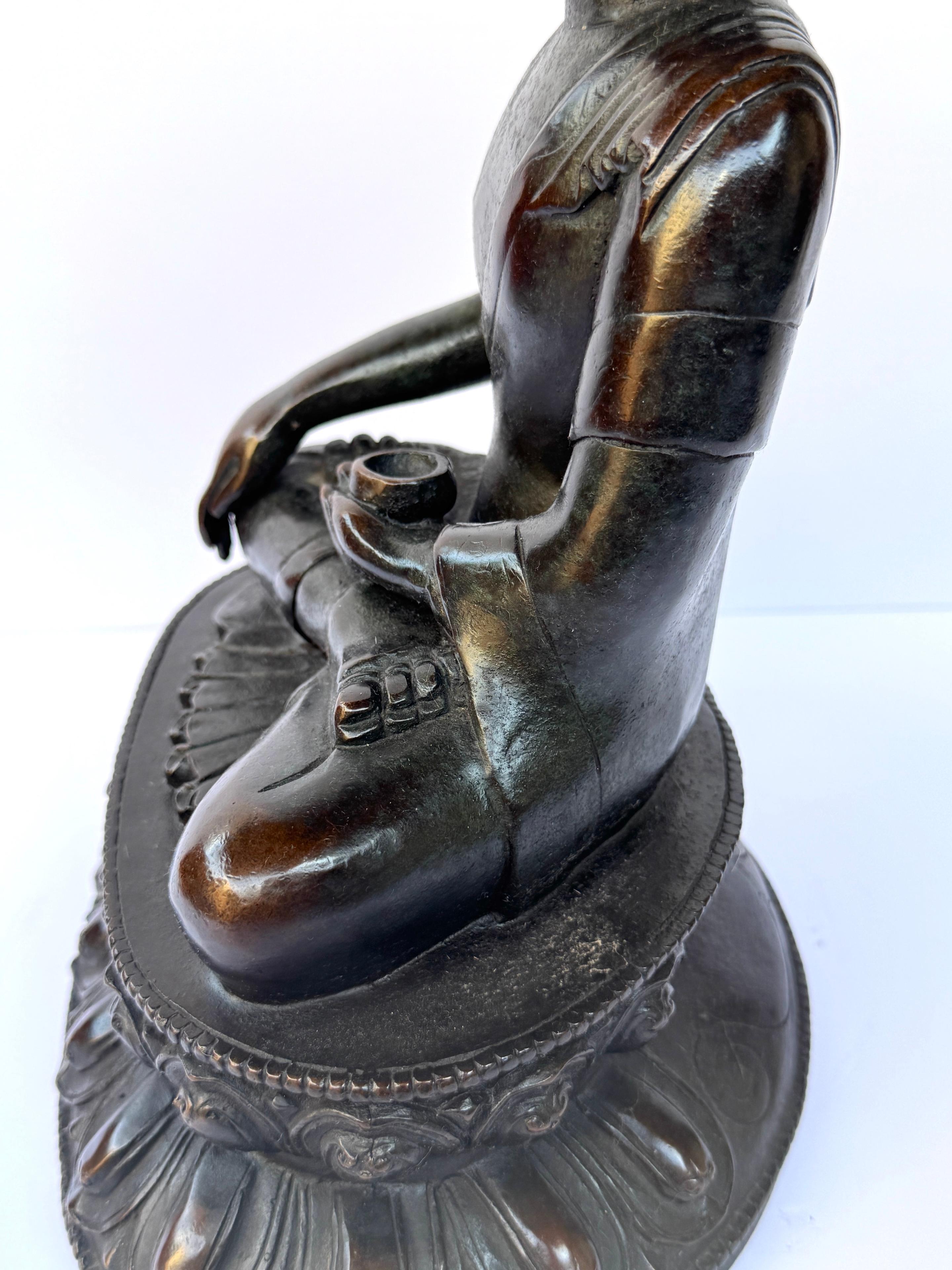 Figure chinoise de Bouddha Shakyamuni du début du 20e siècle ou plus ancienne en vente 4