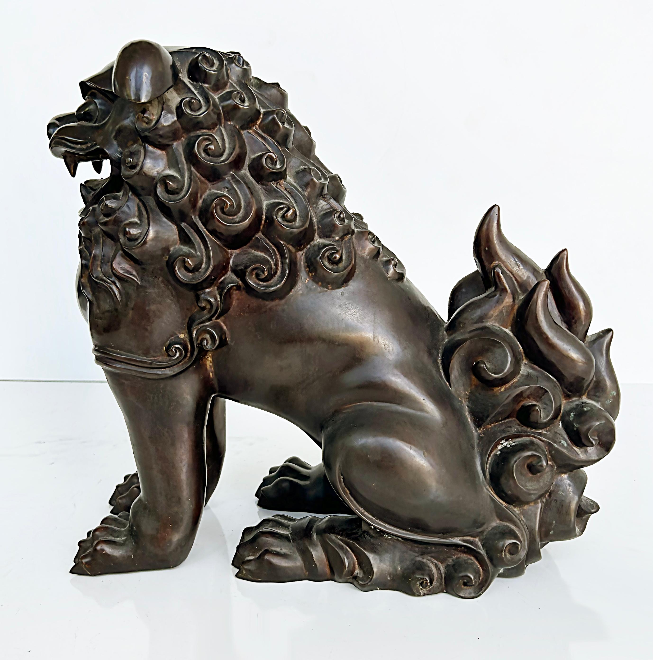 Chinese Bronze Foo Dogs Sculptures, a Pair 5