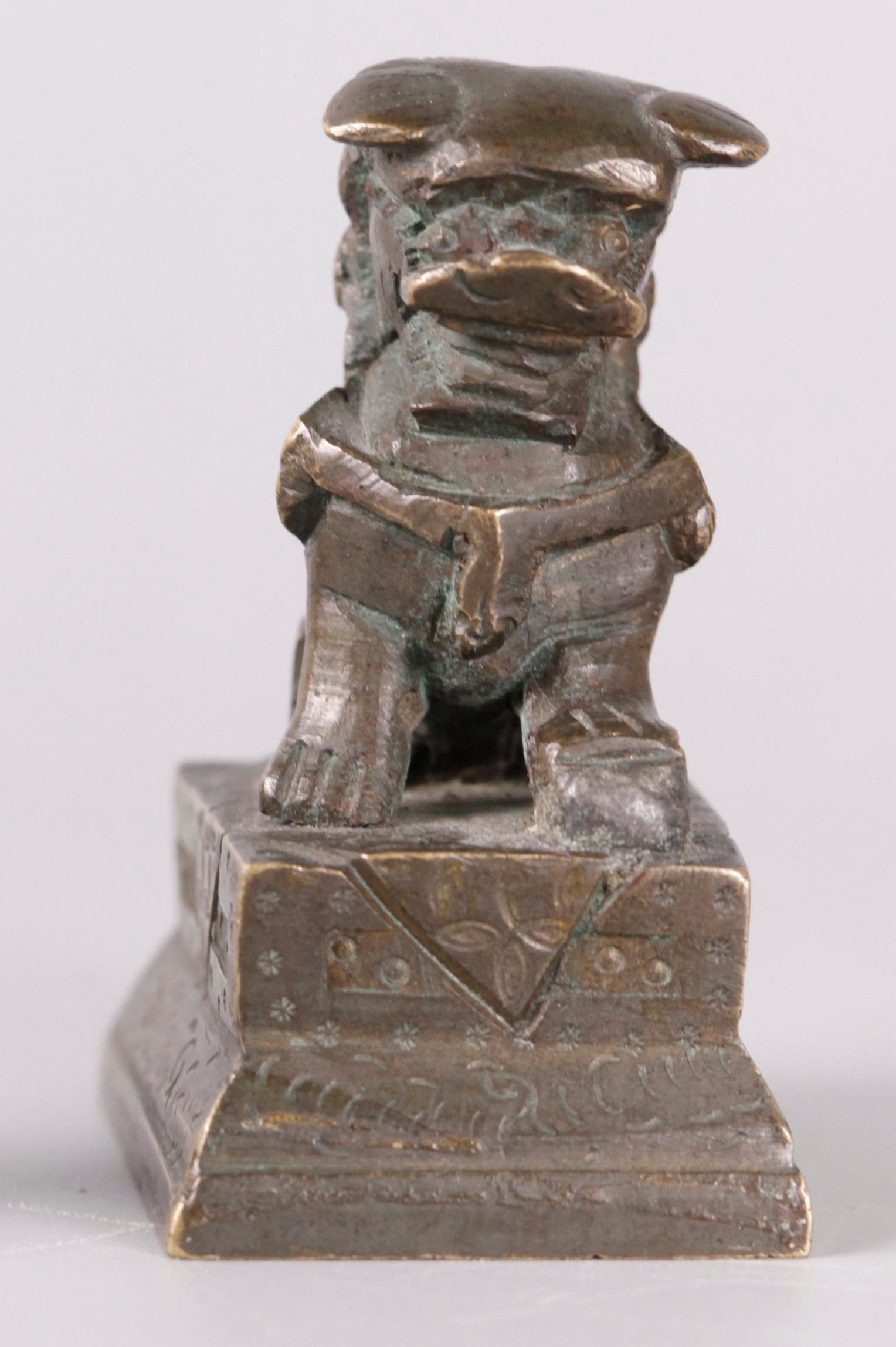 Pisapapeles chino de bronce con forma de león foo, s. XIX siglo XIX en venta