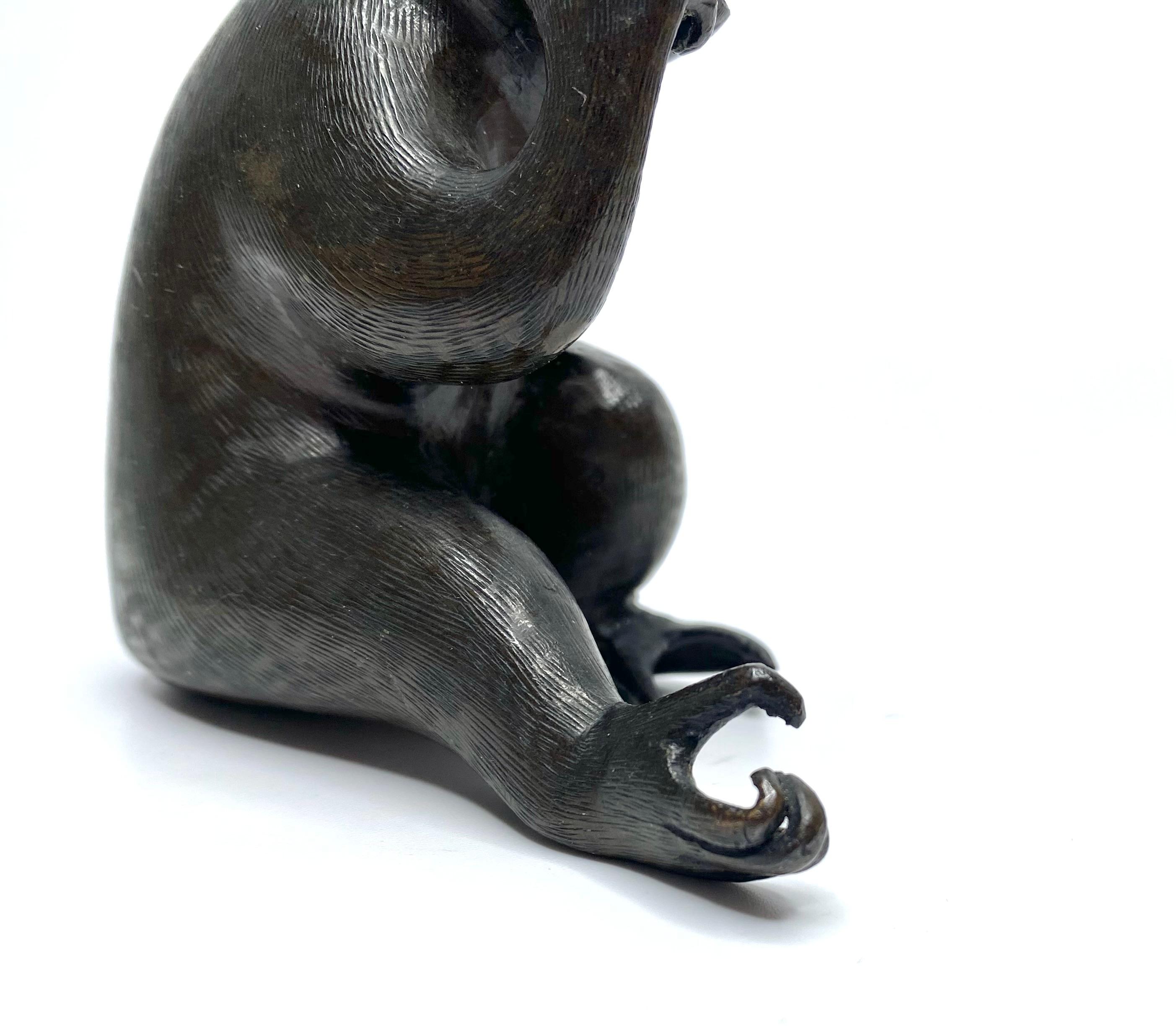 Chinese bronze Monkey, 17th Century, Ming Dynasty. For Sale 2