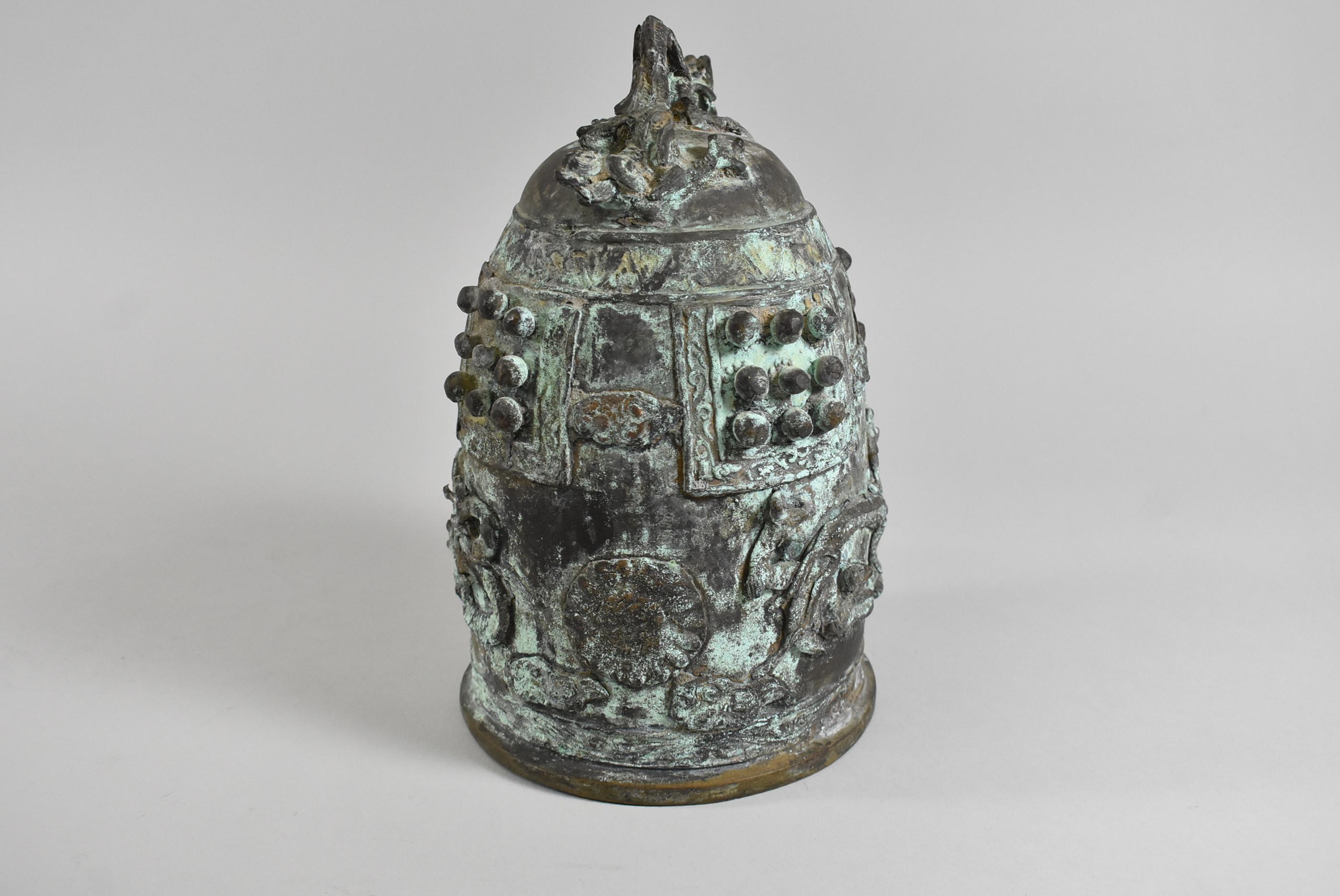 Tibétain Cloche de temple rituelle chinoise en bronze en vente