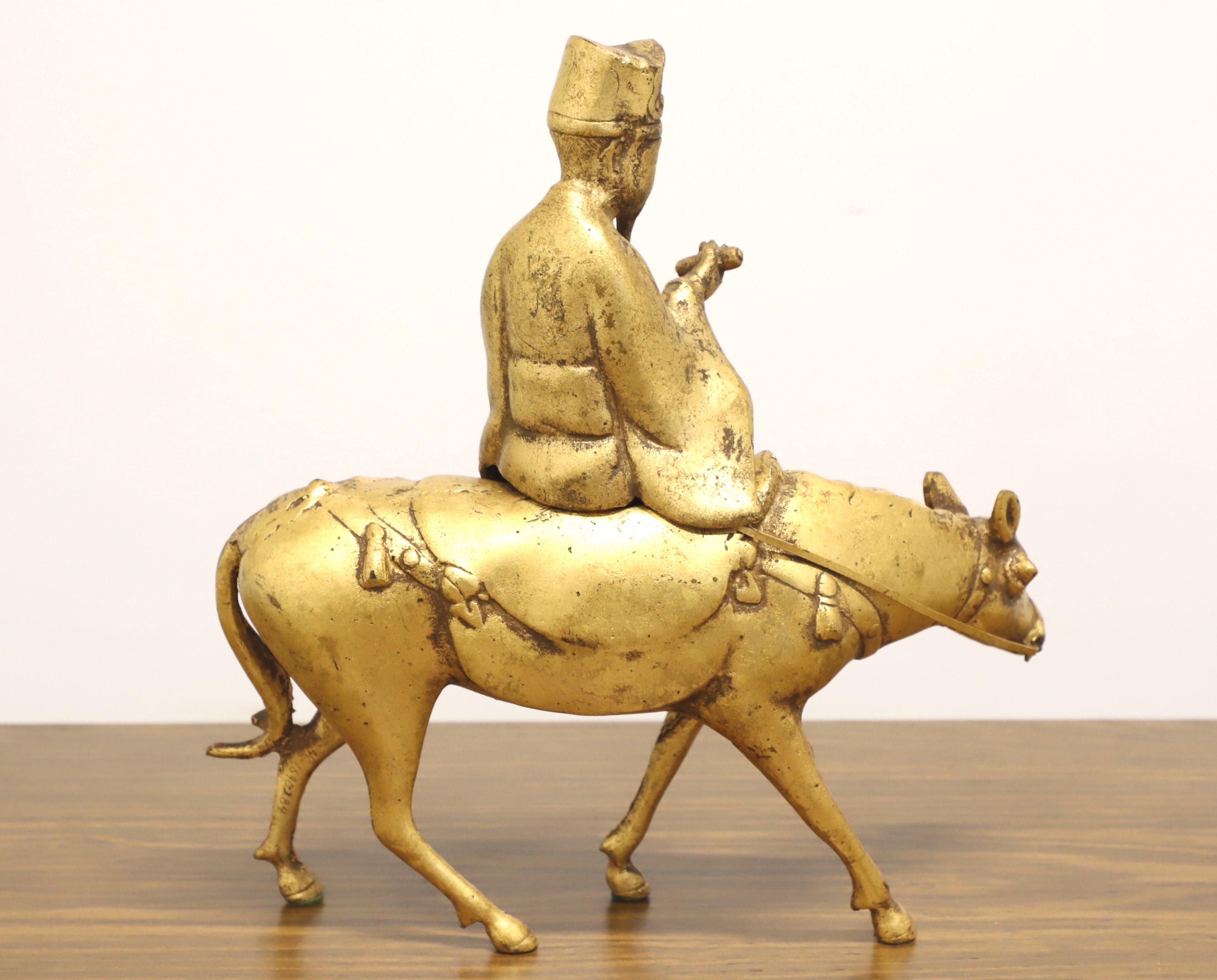 Chinoiseries Sculpture en bronze d'un érudit chinois chevauchant un cheval - Brûleur d'encens en vente