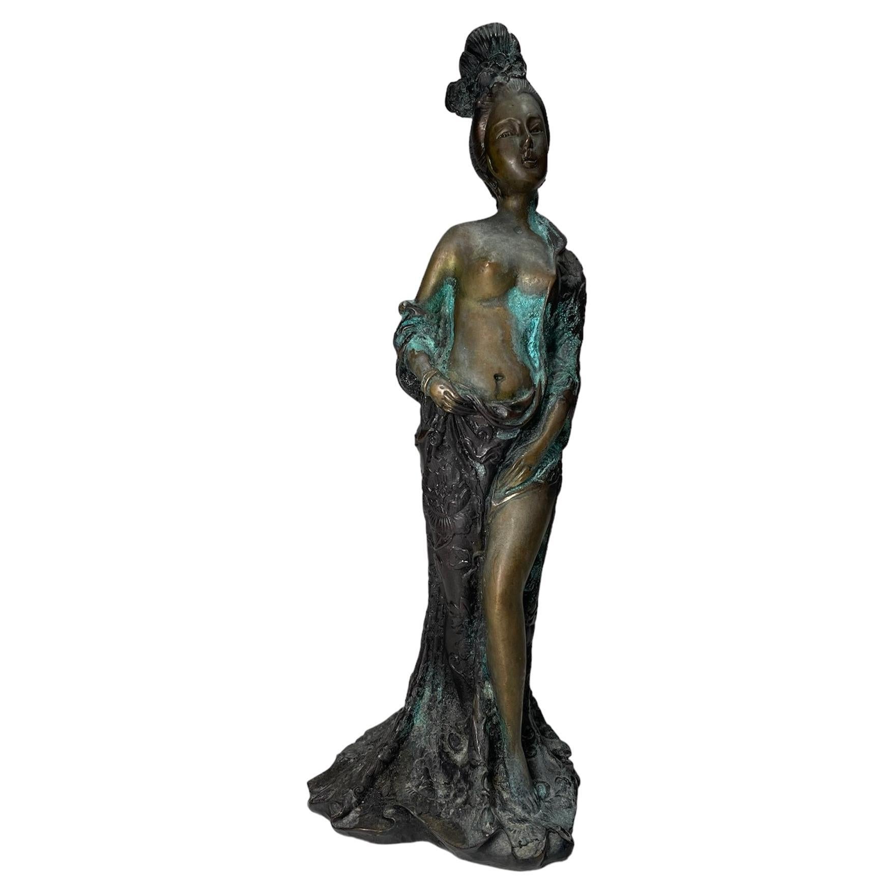 Sculpture chinoise d'une femme