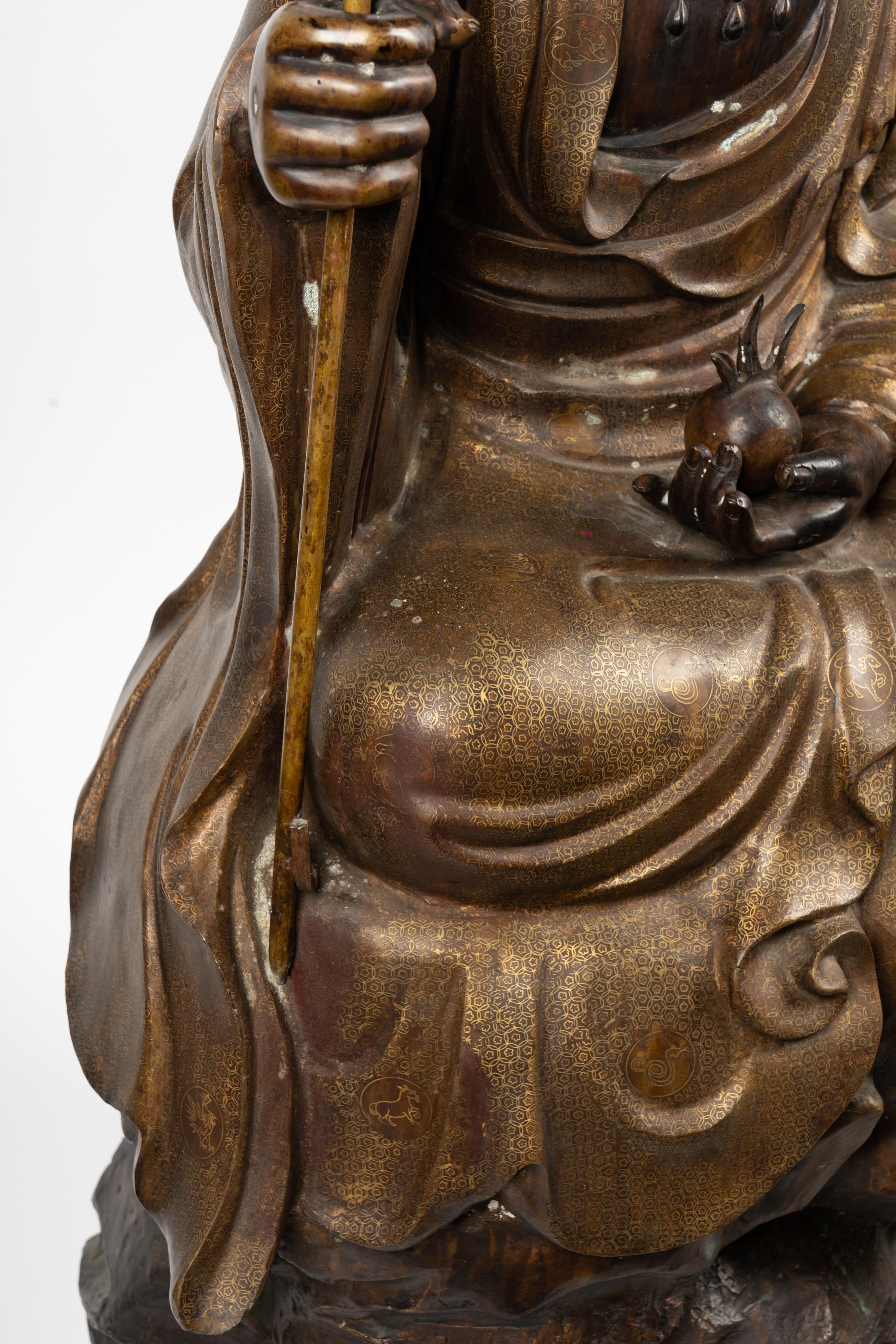 Chinesische sitzende Buddha-Figur aus Bronze im Zustand „Gut“ im Angebot in Pasadena, CA