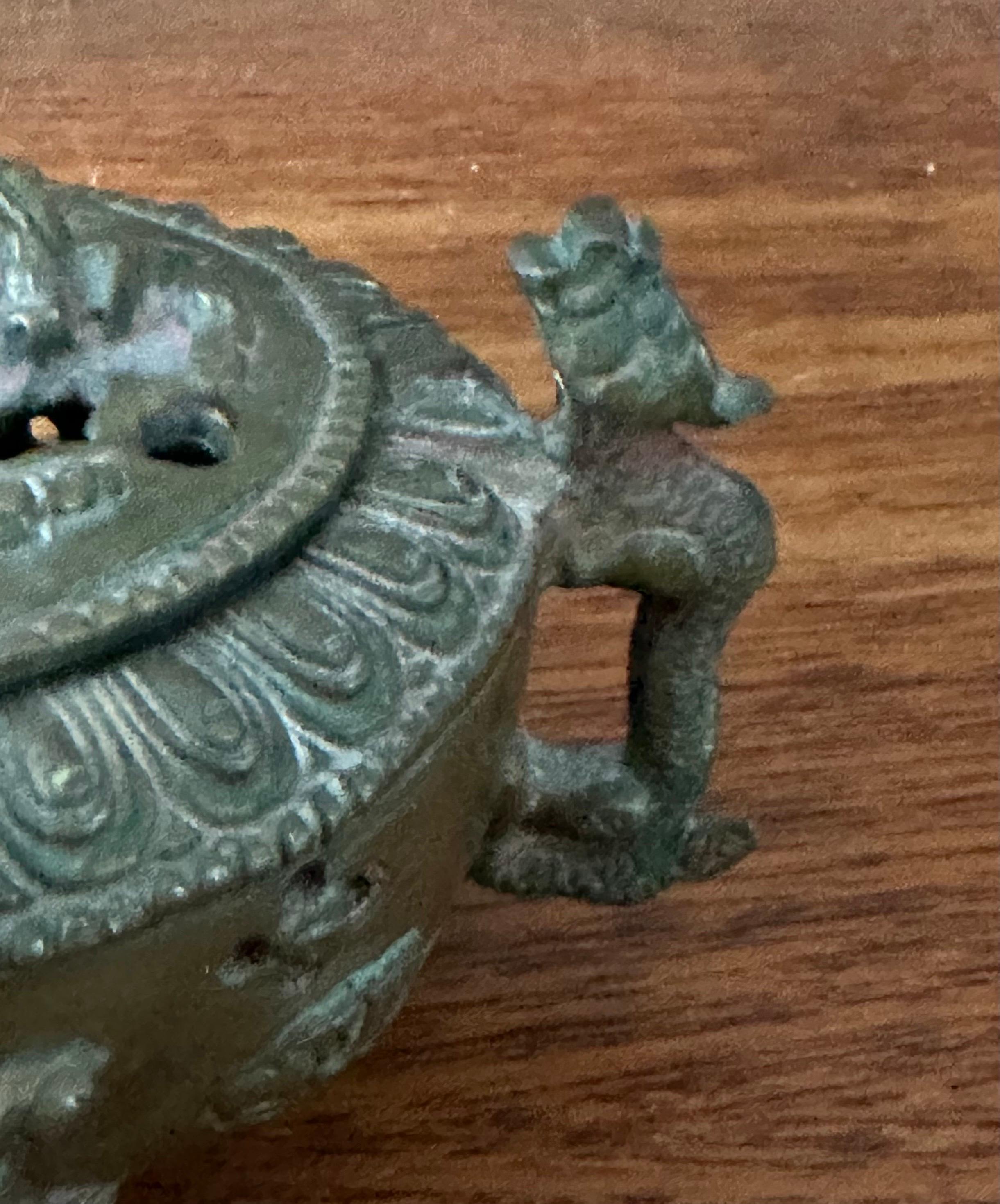 Encensoir / brûleur d'encens chinois en bronze trois pièces Dragon / Chien Foo en vente 6