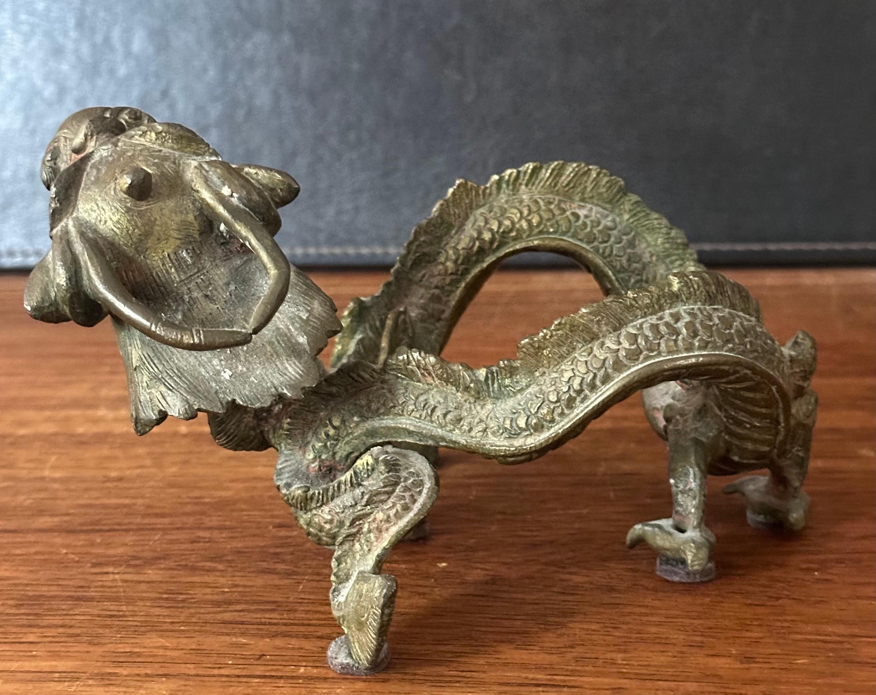 Encensoir / brûleur d'encens chinois en bronze trois pièces Dragon / Chien Foo en vente 7