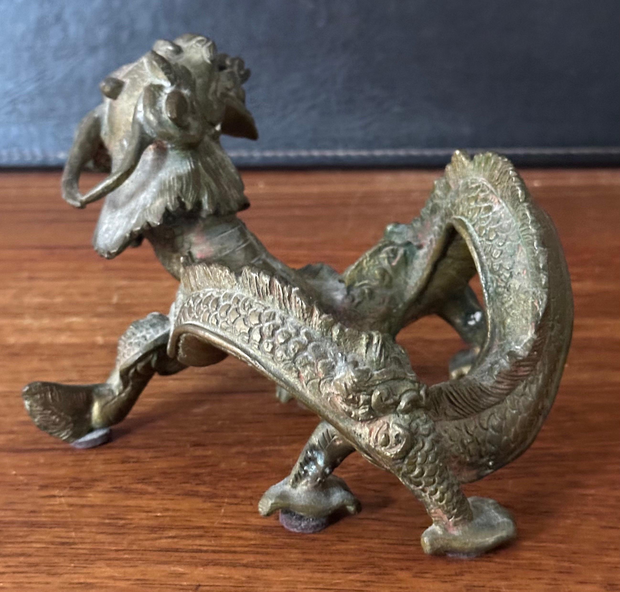 Encensoir / brûleur d'encens chinois en bronze trois pièces Dragon / Chien Foo en vente 8