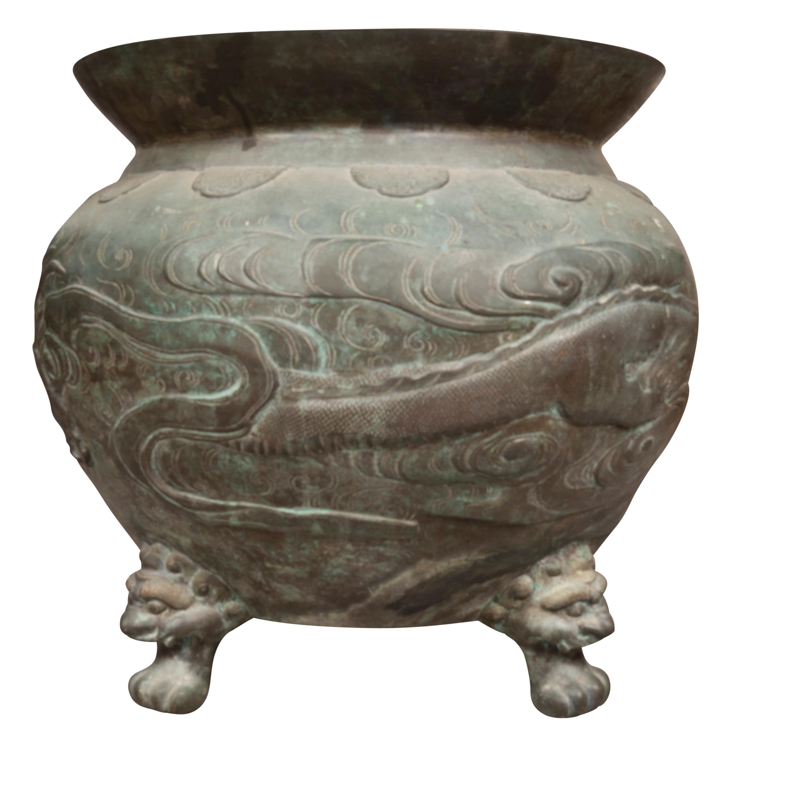 Chinese Bronze Urn For Sale 1