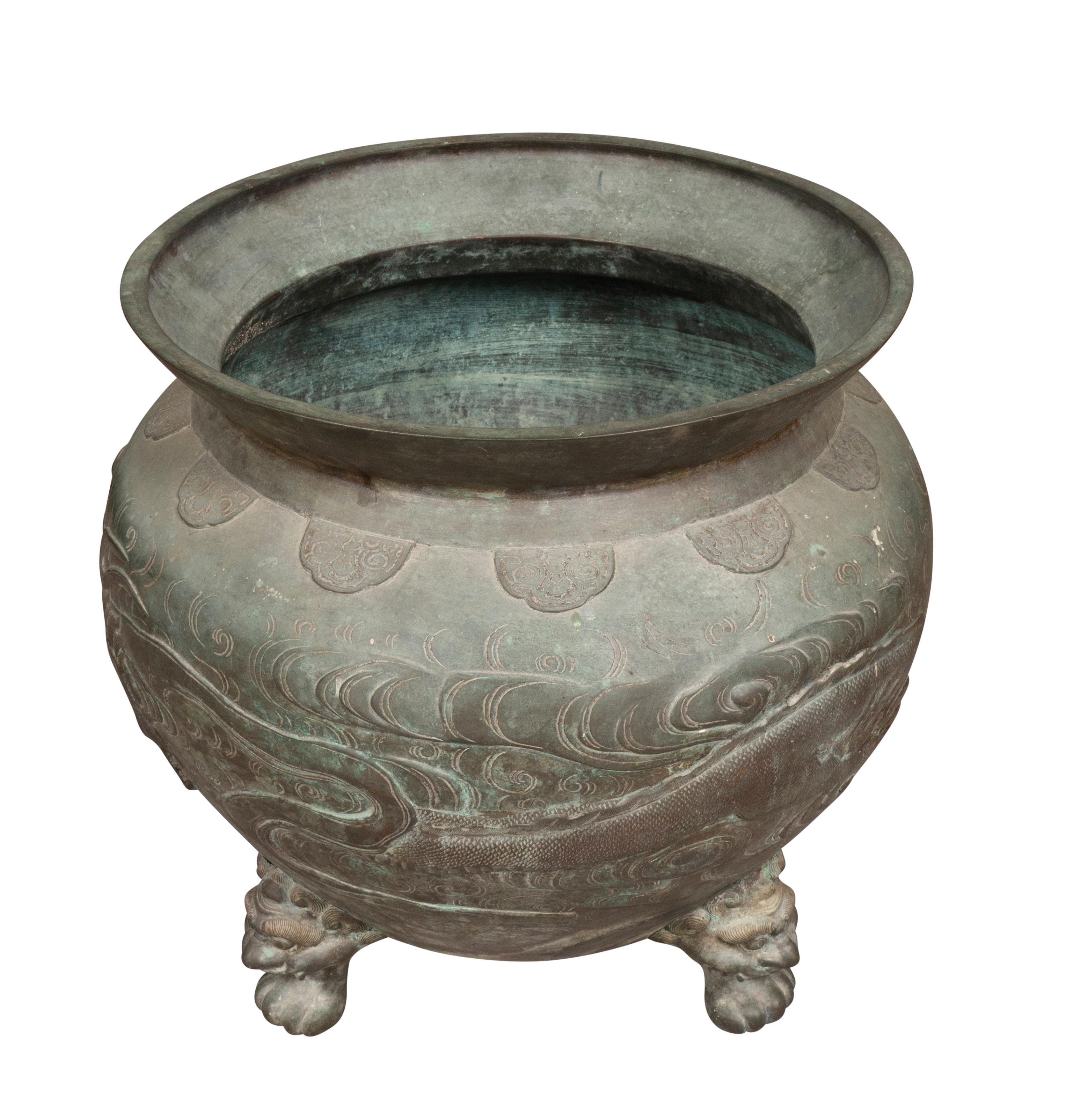 Chinese Bronze Urn For Sale 2