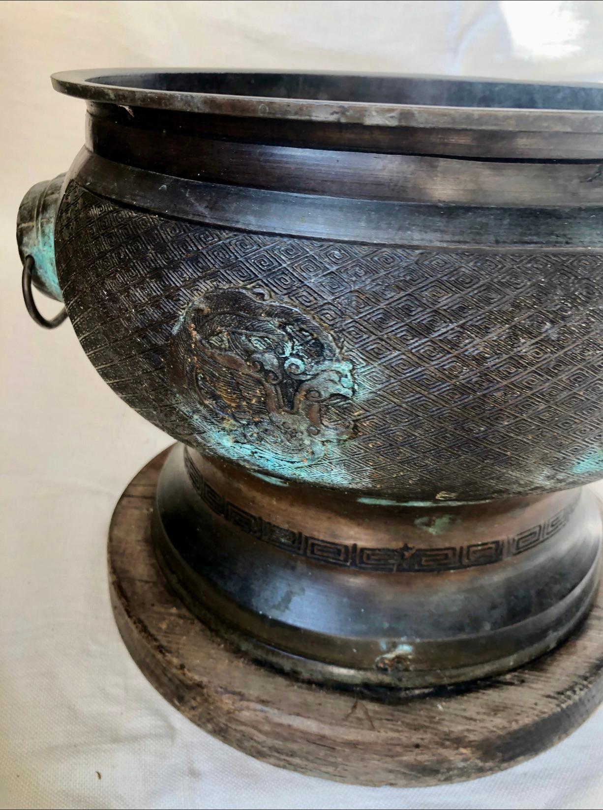 Chinese Bronze Vessel with Ring Handle In Good Condition In New York, NY