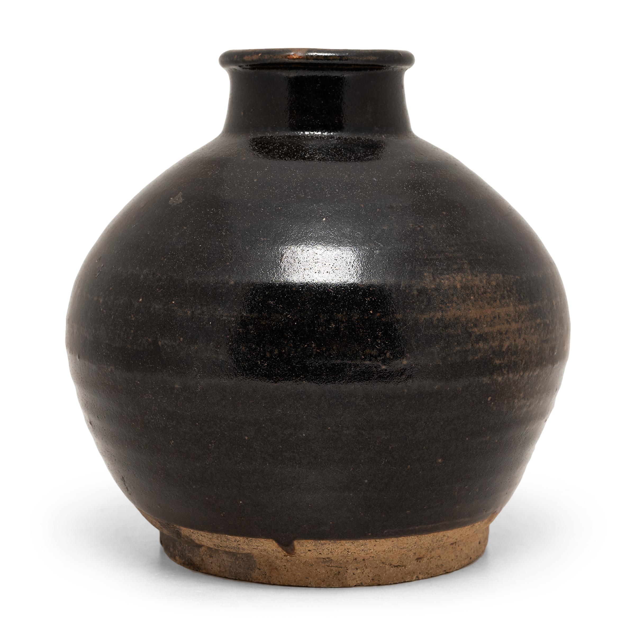 Chinese Brown Glazed Storage Jar, c. 1900 In Good Condition In Chicago, IL