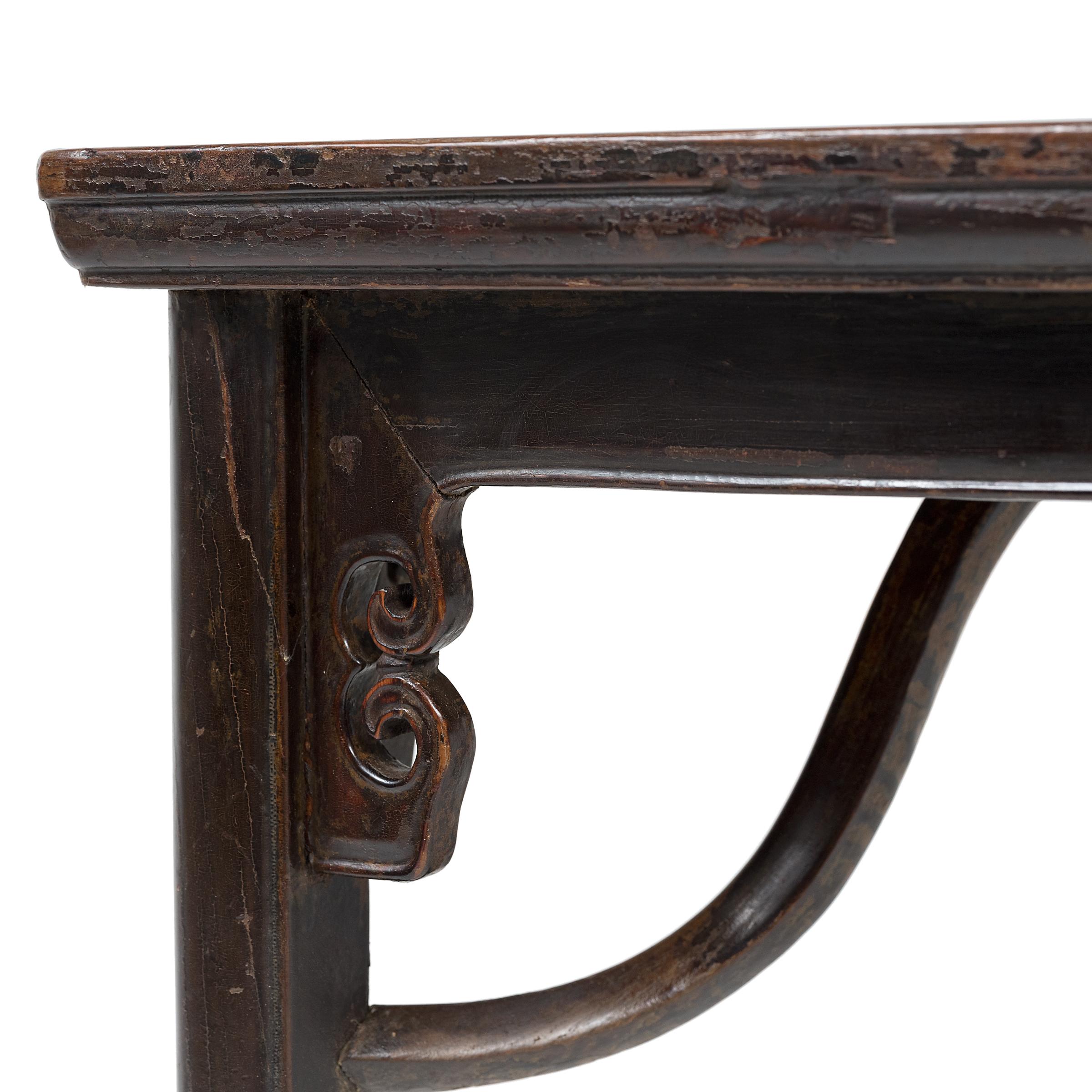 Chinese Burl Top Game Table with Cloud Spandrels, c. 1800 In Good Condition For Sale In Chicago, IL