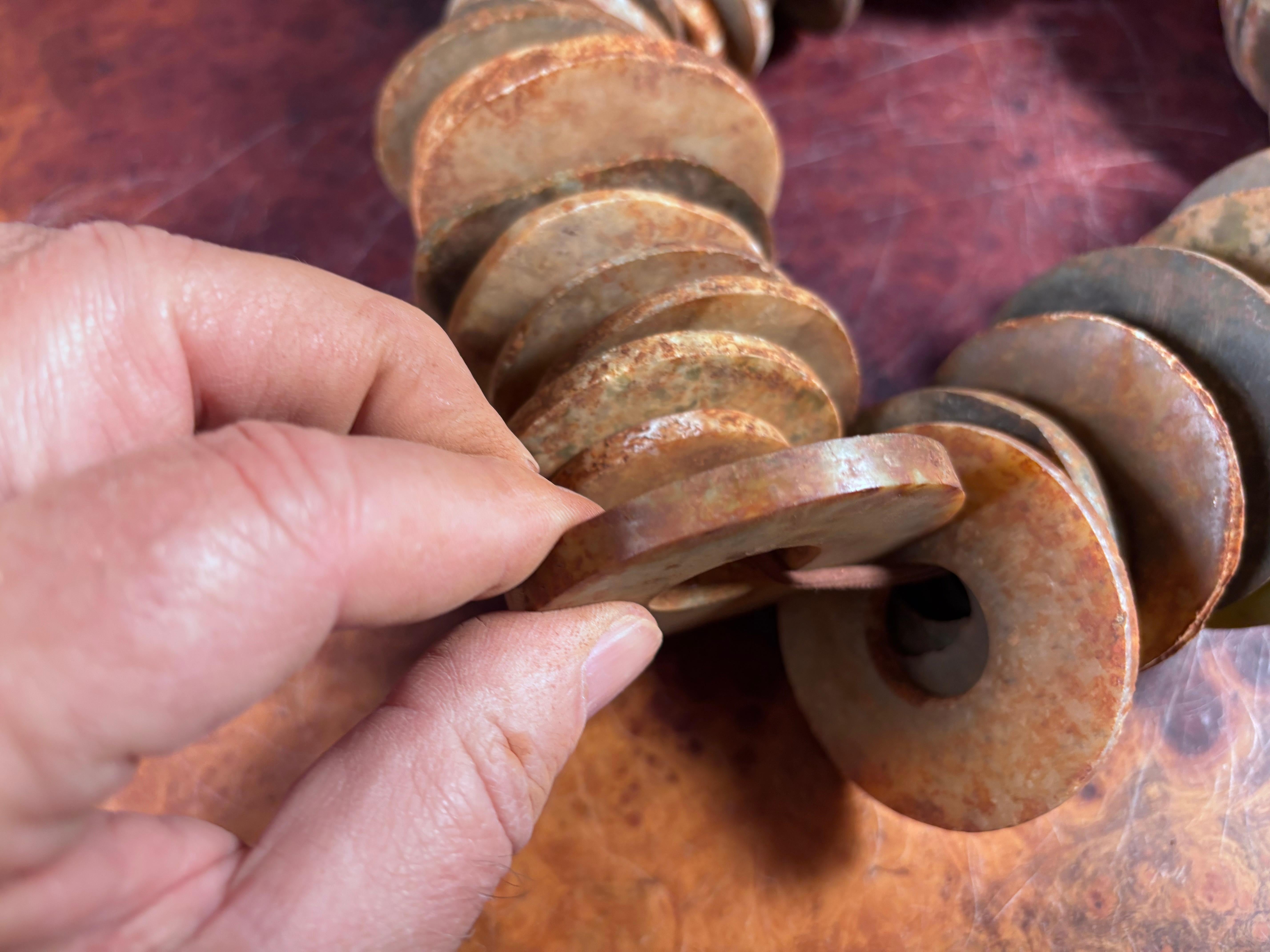 Cache chinois Ancien Jade vert céleste Bi , 96 pièces en vente 12