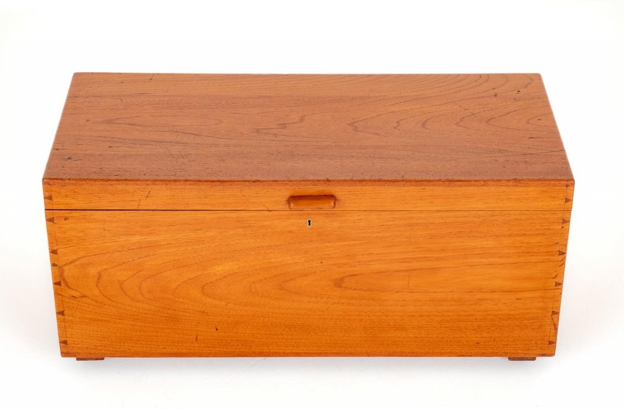 Wood Chinese Camphor Chest Box Luggage Trunk, 1920