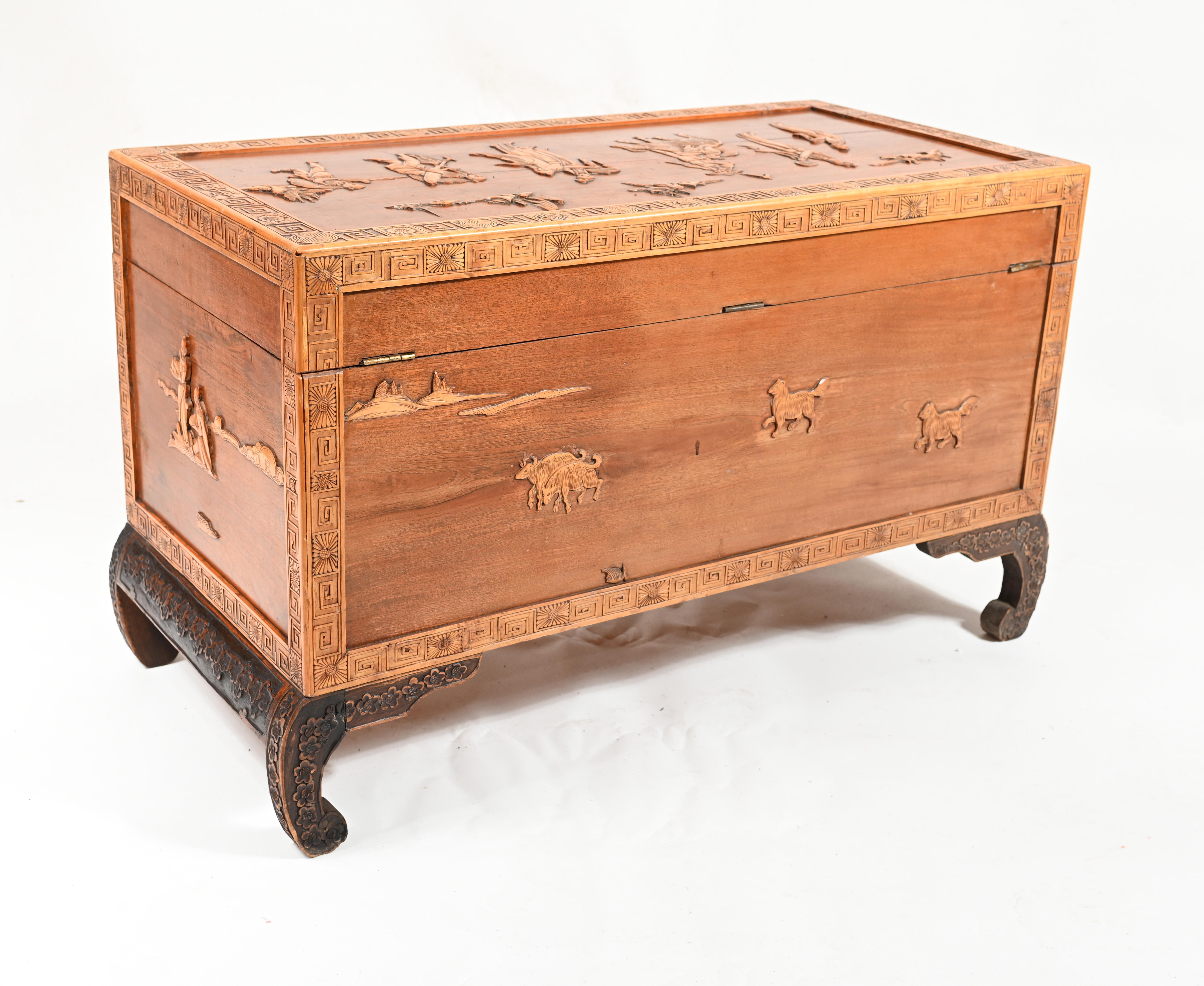 Chinese Camphor Chest Wedding Trunk Carved Figurines, 1910 6