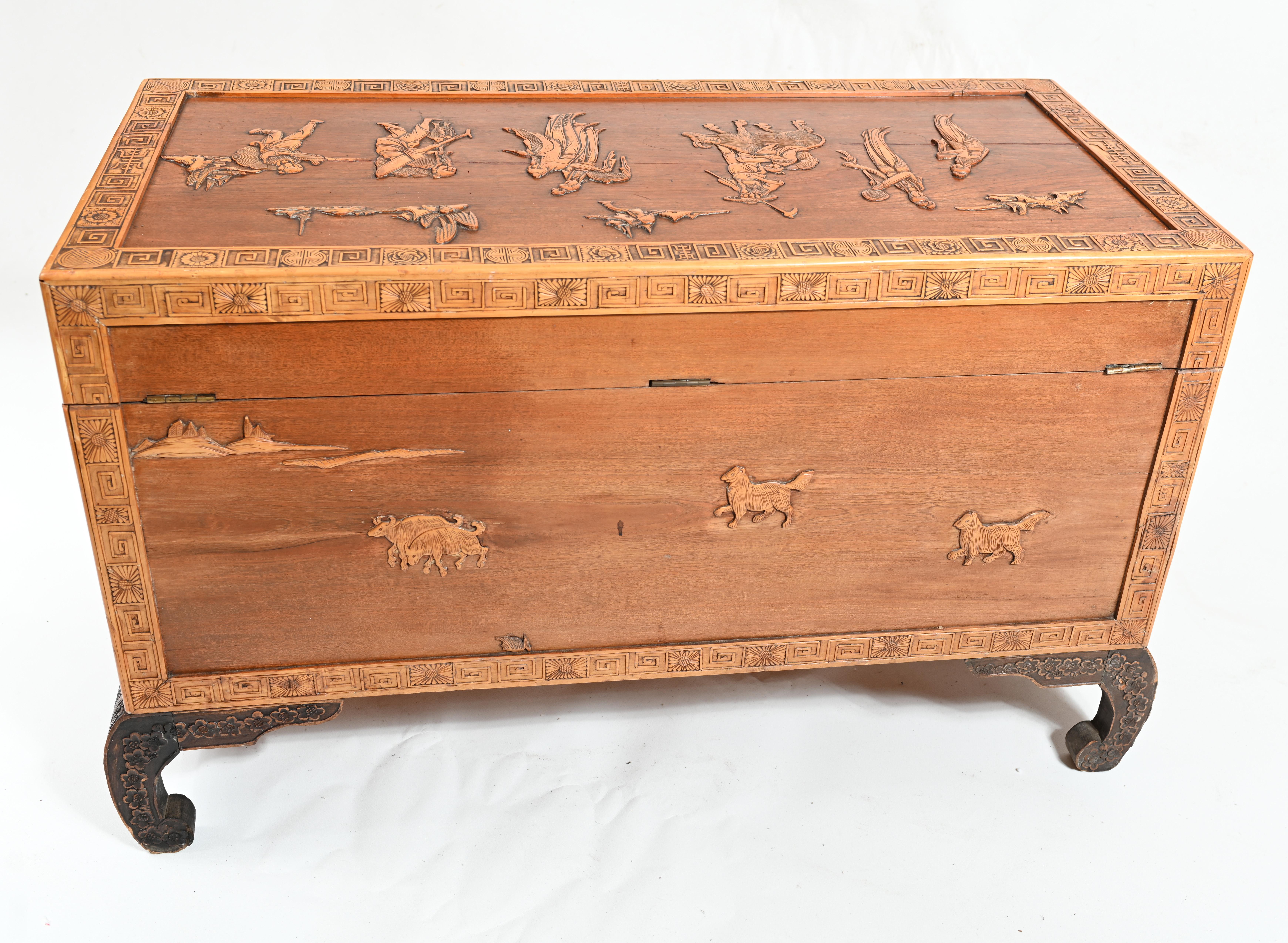 Chinese Camphor Chest Wedding Trunk Carved Figurines, 1910 7