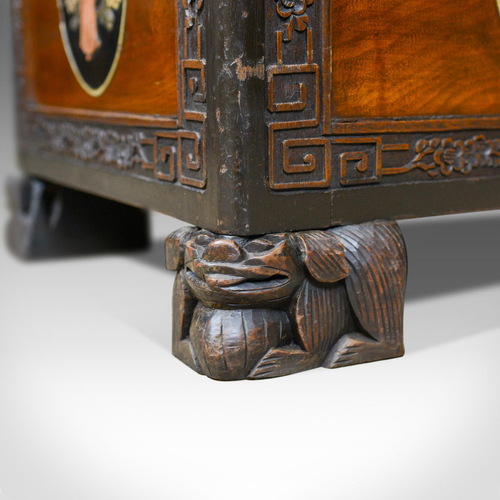 Chinese Camphorwood Chest, Oriental Inlaid Scenes, Trunk, Art Deco Period 6