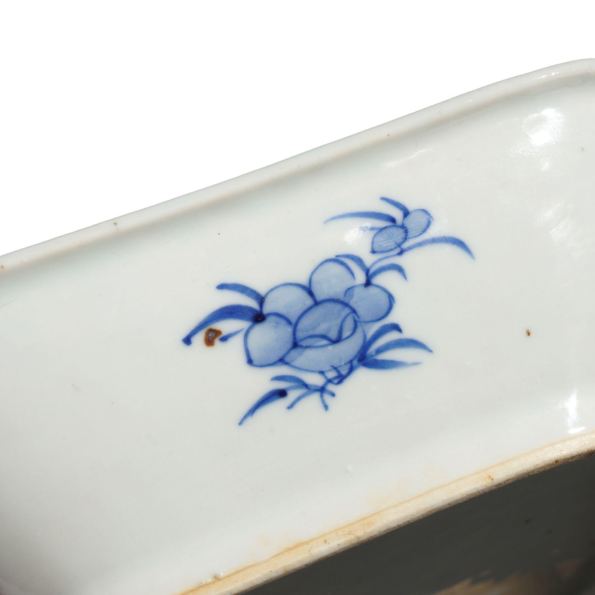 Chinese Canton covered porcelain entree dish, c. 1820-40 For Sale 8