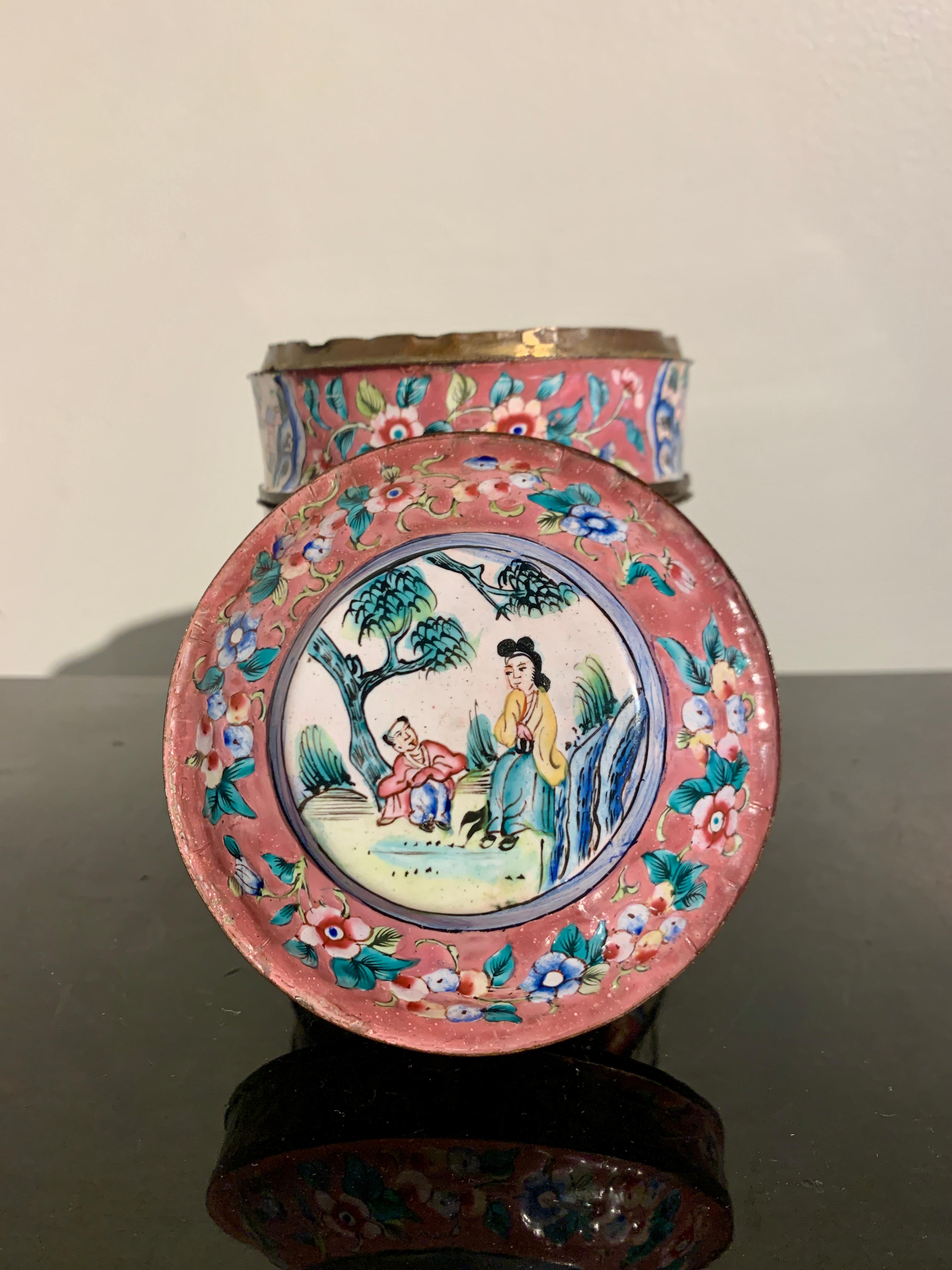 Qing Chinese Canton Enamel Round Stacking Boxes and Cover, circa 1900, China For Sale