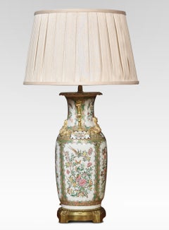 Lampe vase en porcelaine de famille rose du canton de Chine