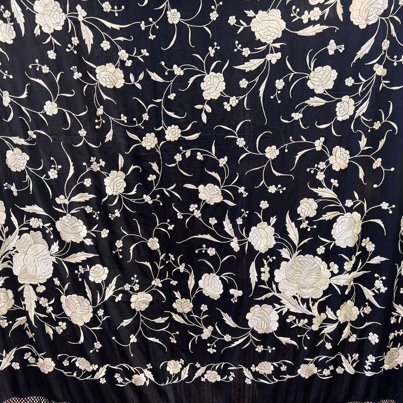 Chinese Canton Hand Embroidered Silk Shawl Panel with Fringe In Good Condition In Monroe Township, NJ