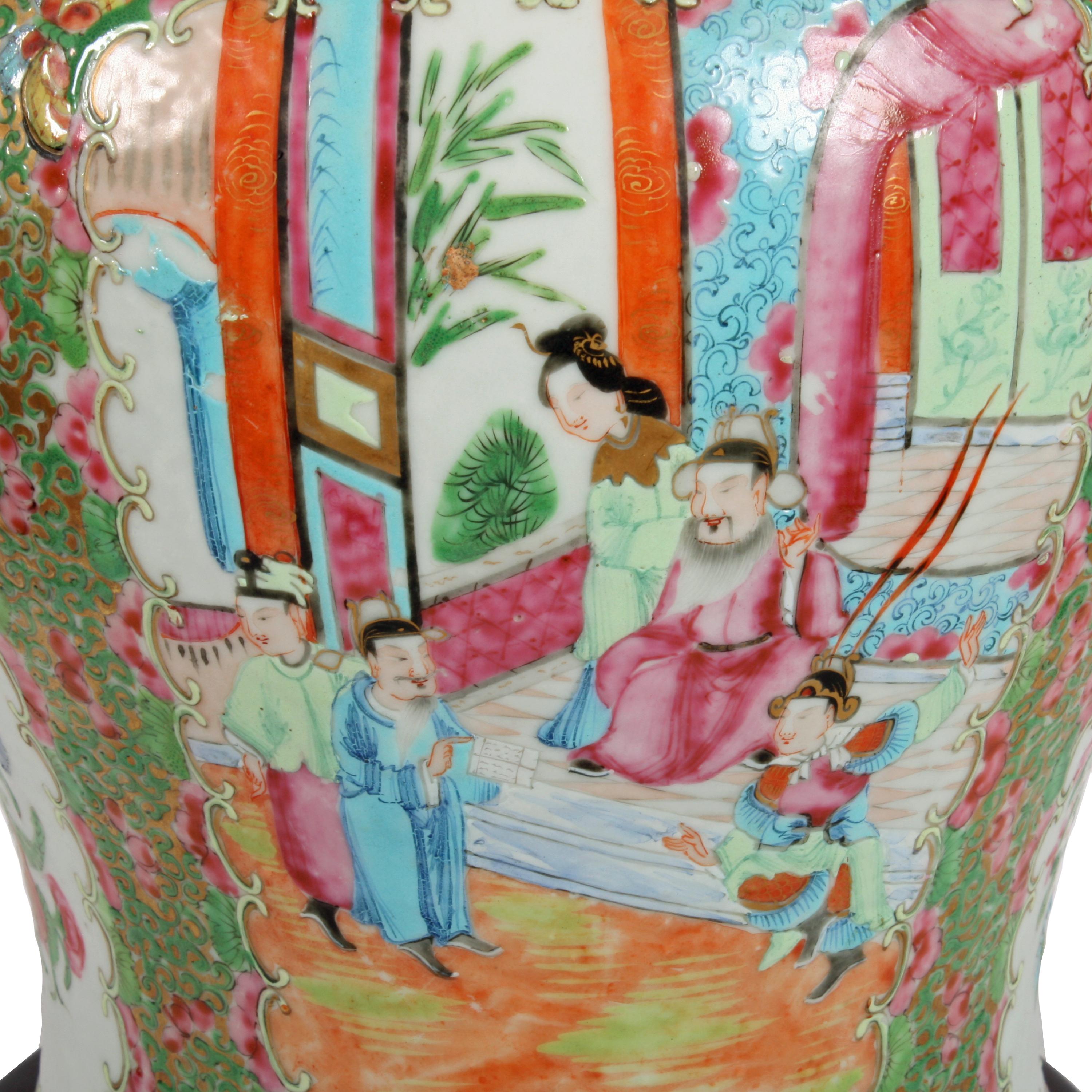 Chinese Canton Porcelain Table Lamp 1
