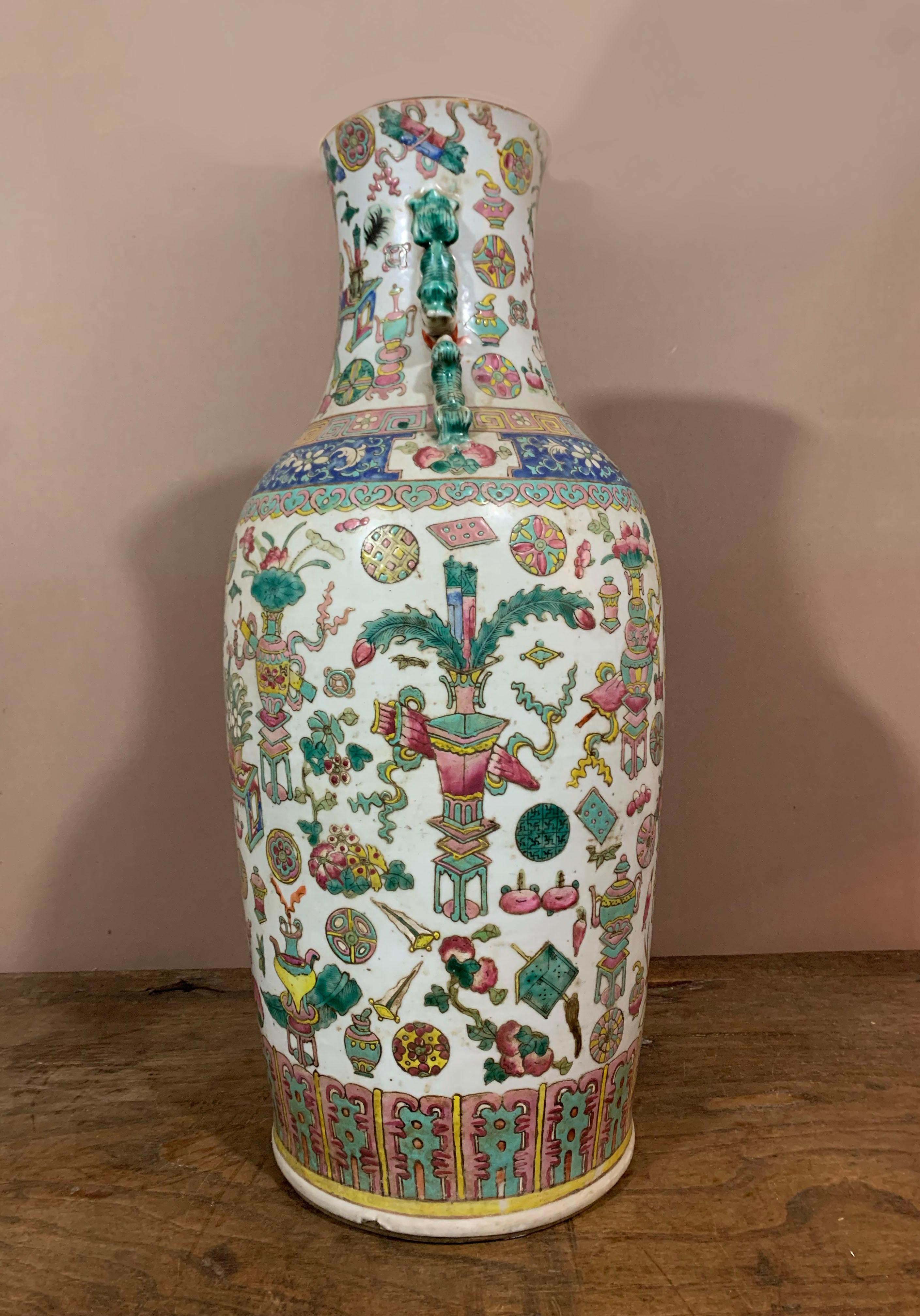 Chinese Canton Porcelain Vase, 19th Century For Sale 4