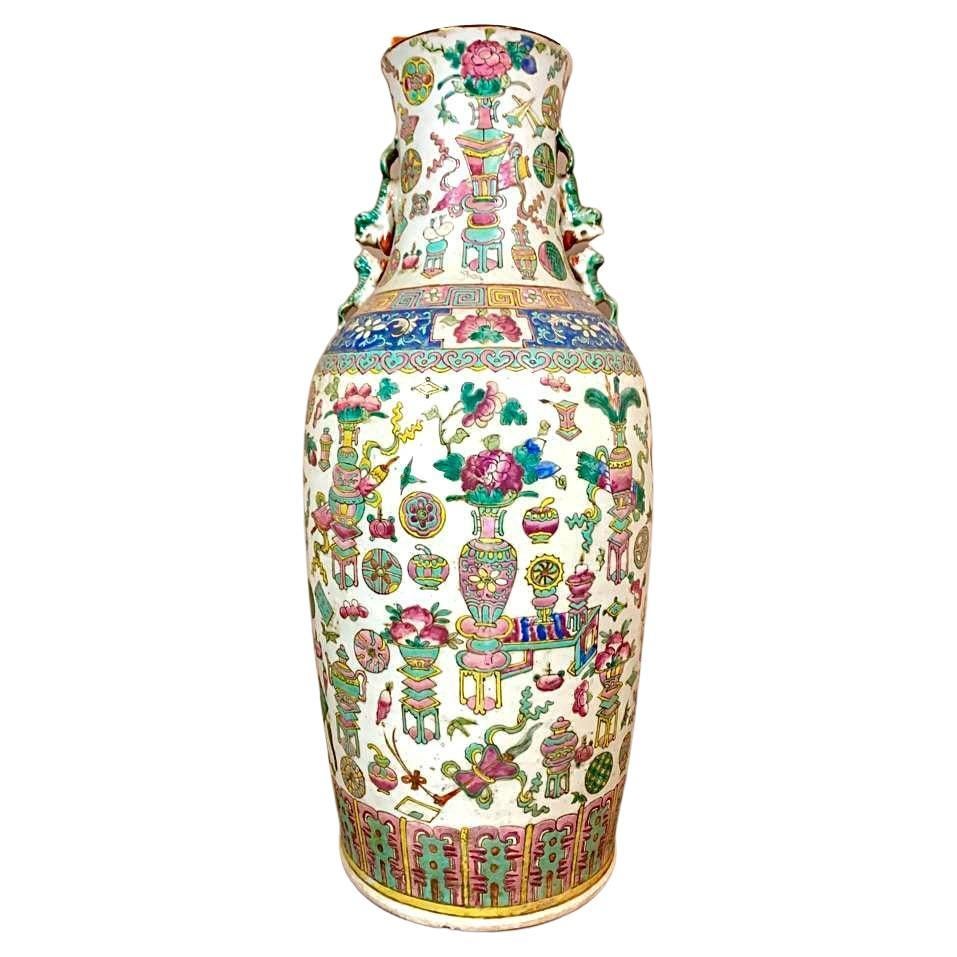 Chinese Canton Porcelain Vase, 19th Century