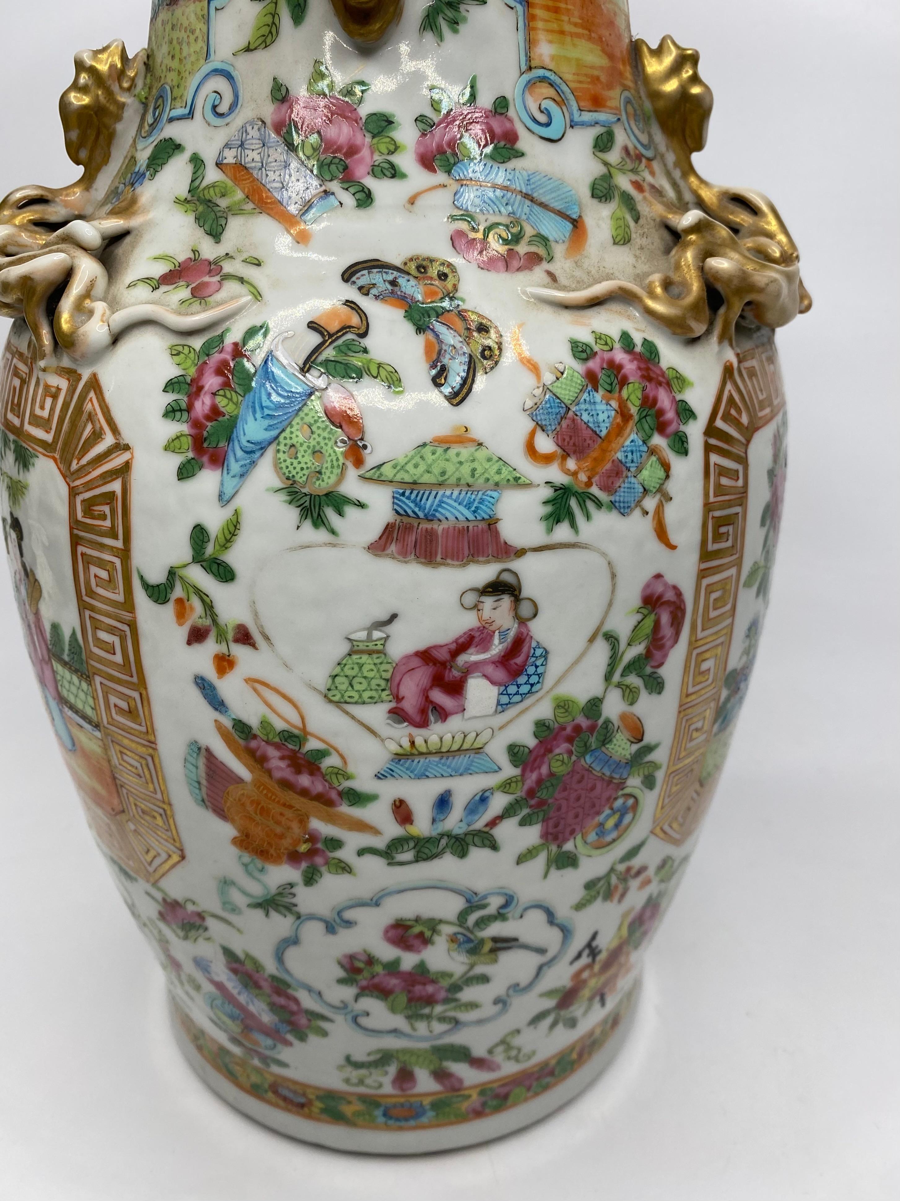 Chinese Cantonese porcelain vase, c. 1870. Qing Dynasty. 1
